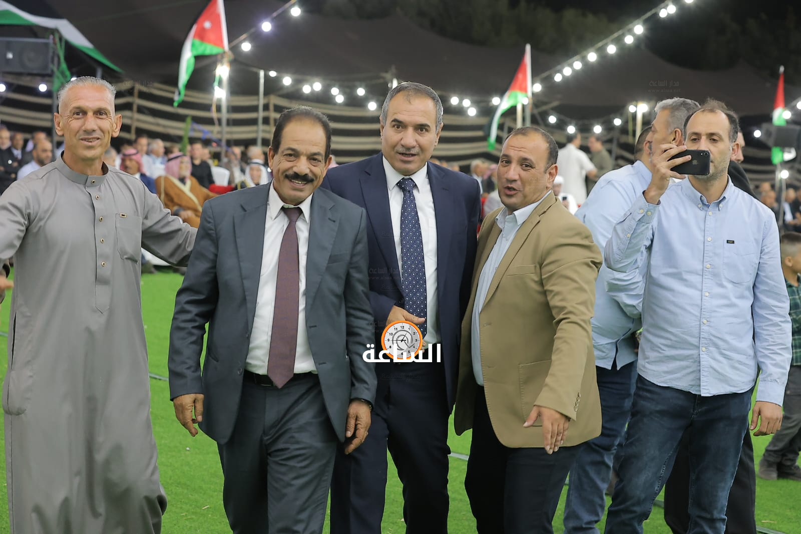 Madar Al-Saa Images 0.7886592414491223