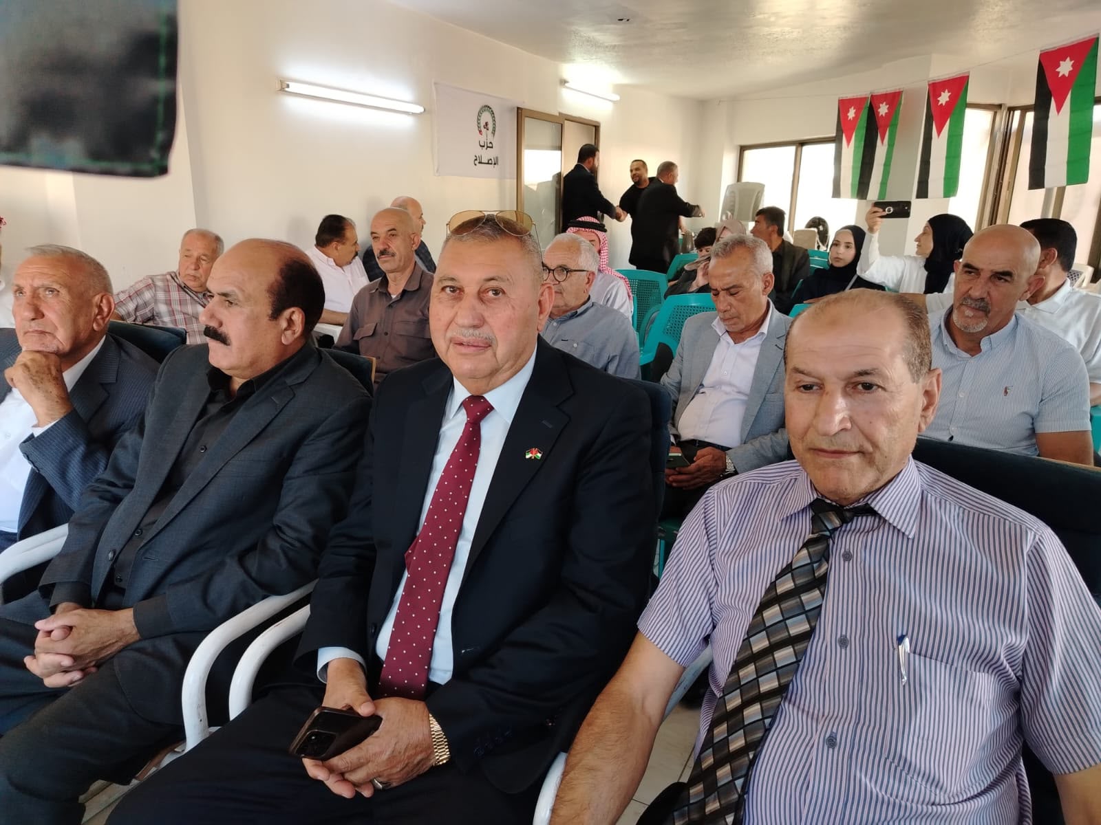 Madar Al-Saa Images 0.6457395282829197