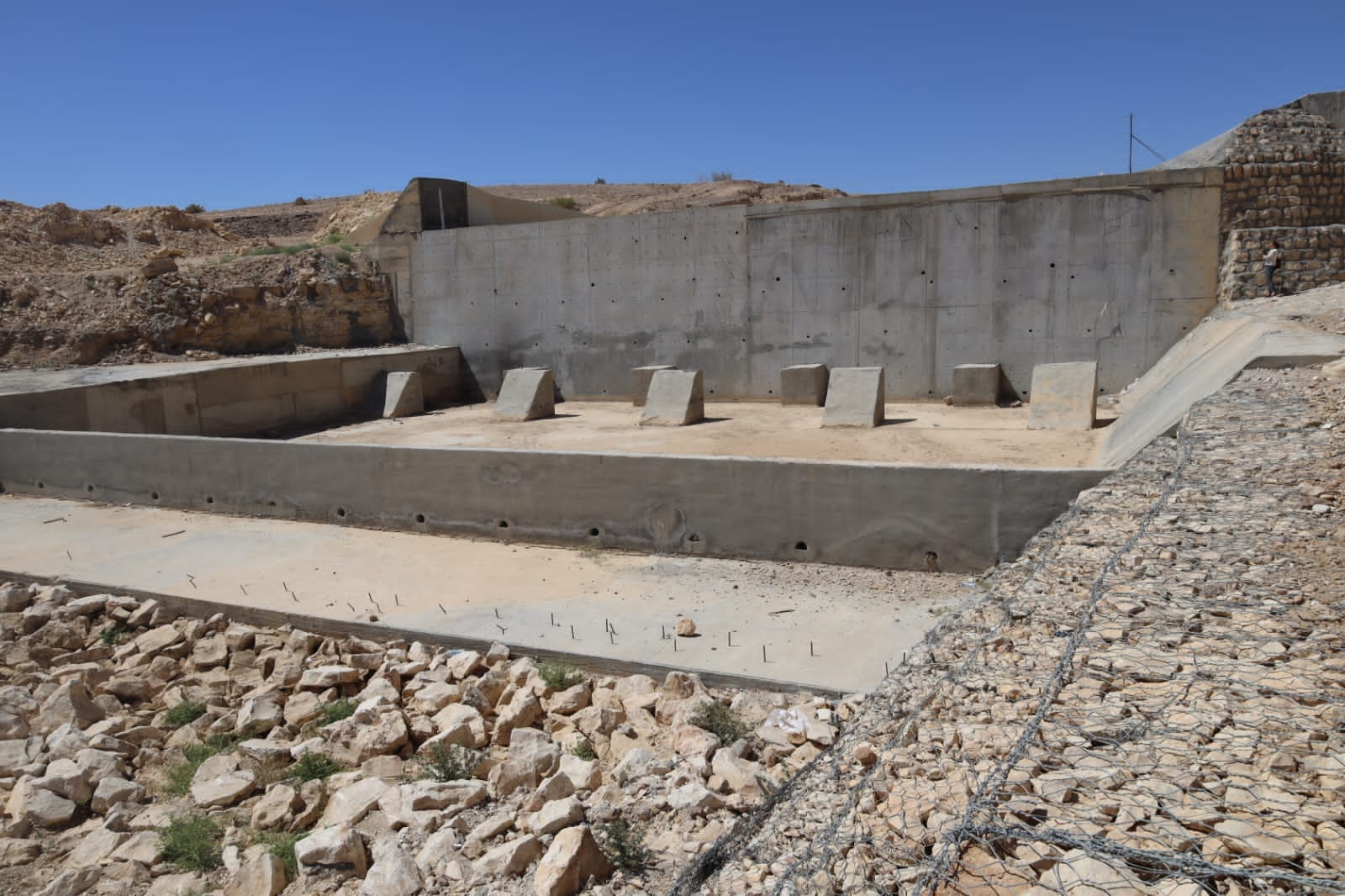 Madar Al-Saa Images 0.1858051534215328