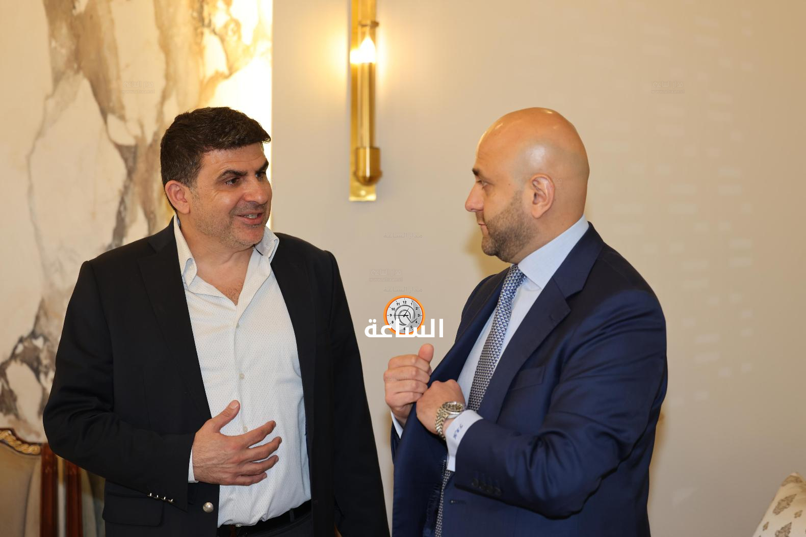 Madar Al-Saa Images 0.8772435553829138