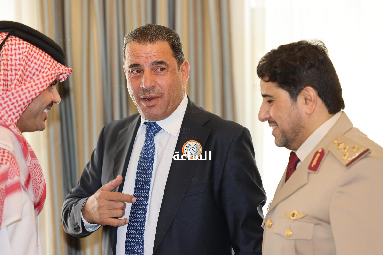 Madar Al-Saa Images 0.40593224113749427