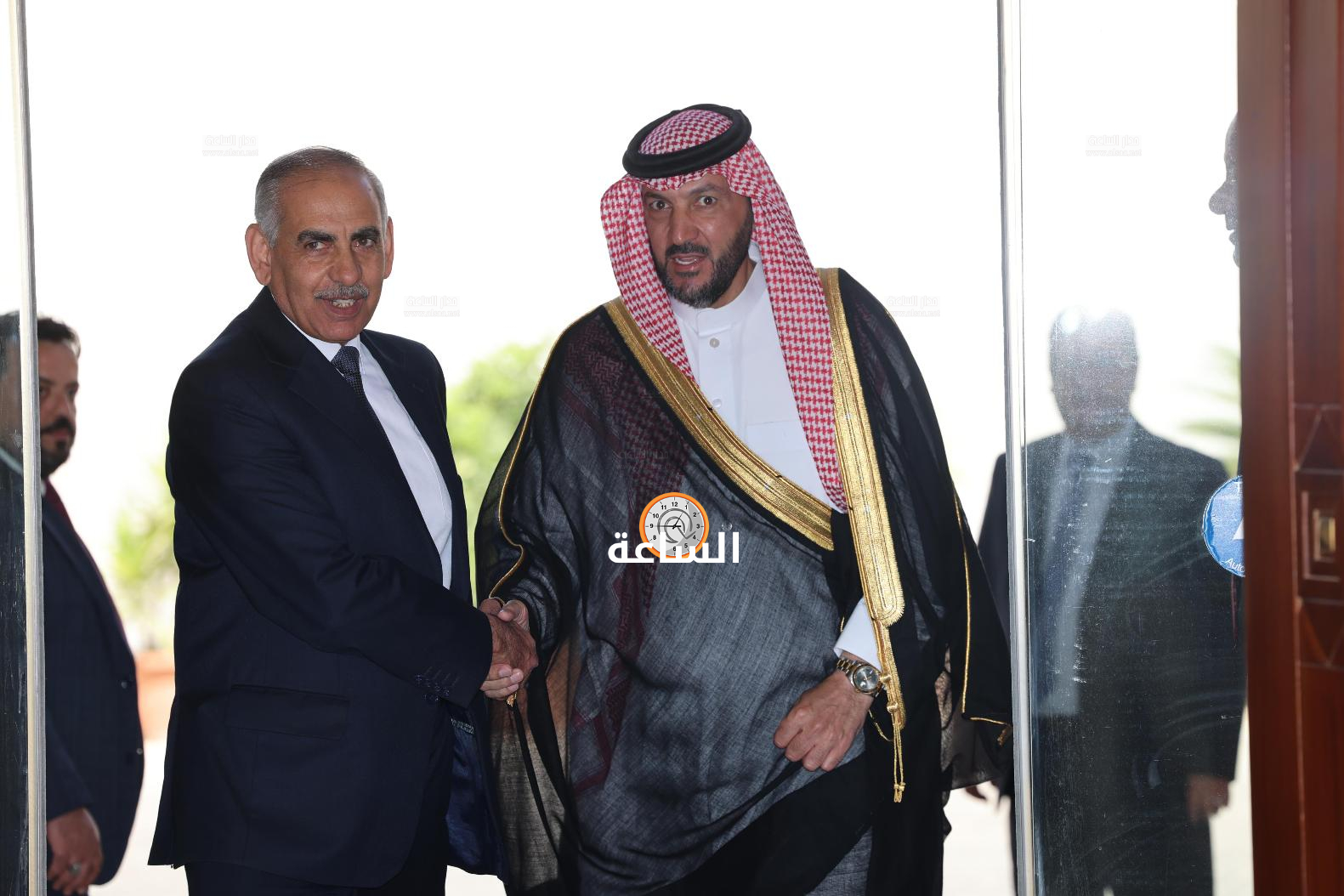 Madar Al-Saa Images 0.34784355151242907