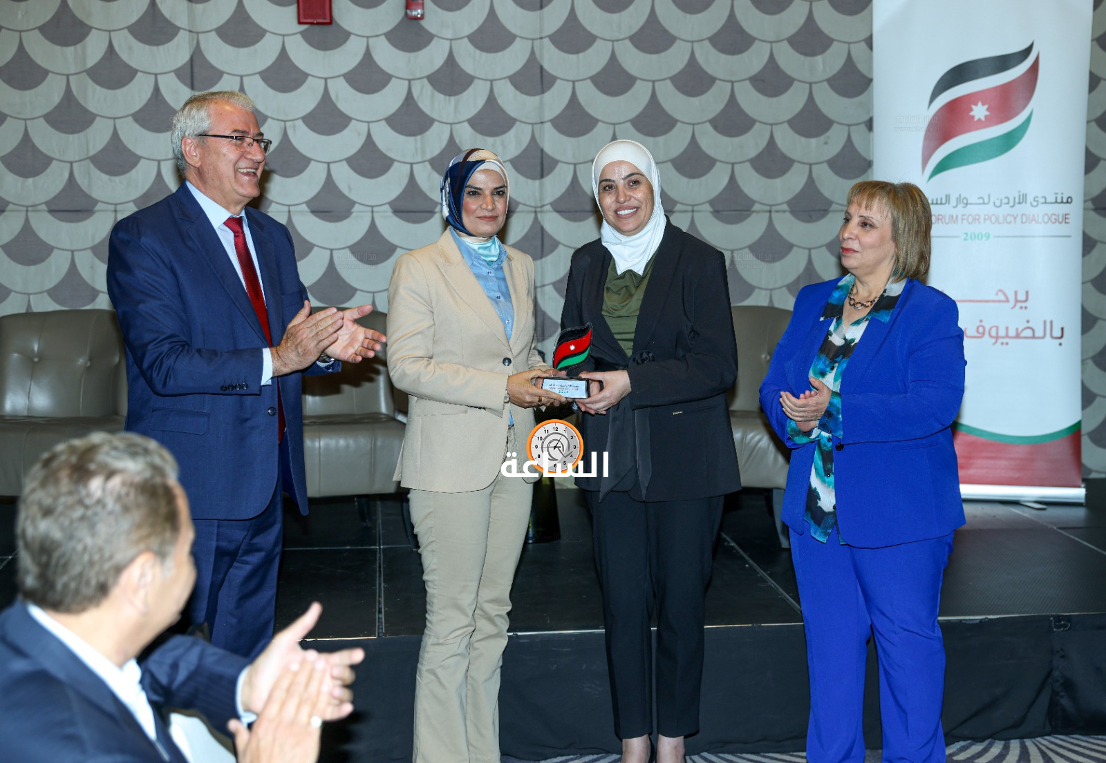 Madar Al-Saa Images 0.05298415323499395