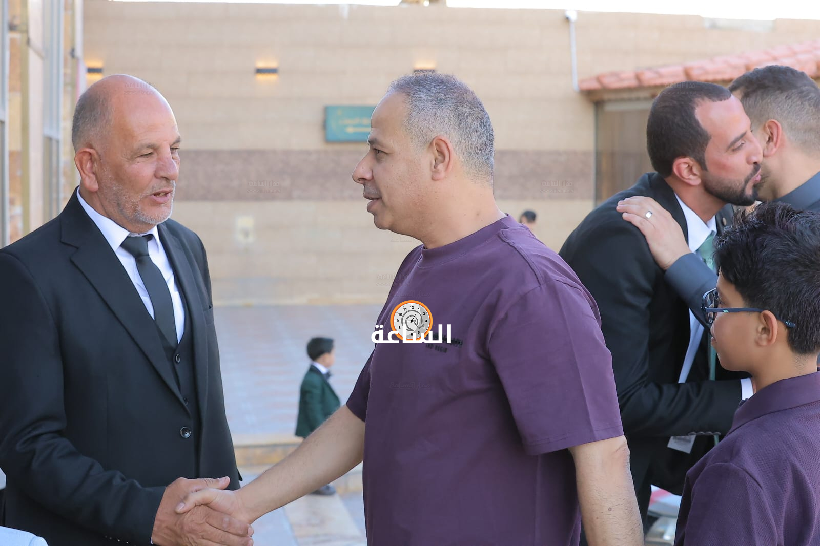 Madar Al-Saa Images 0.14157482240519292