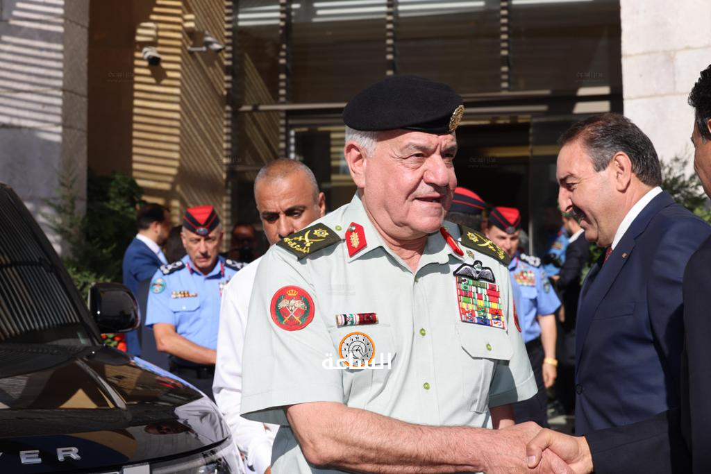 Madar Al-Saa Images 0.6833710585931838