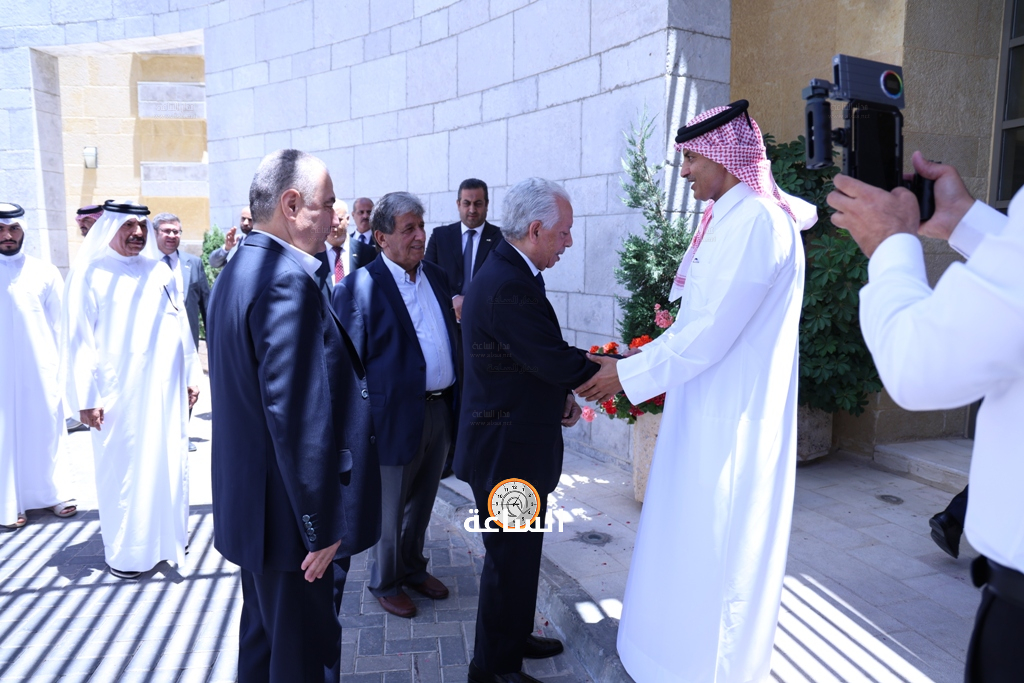 Madar Al-Saa Images 0.7870584244694524
