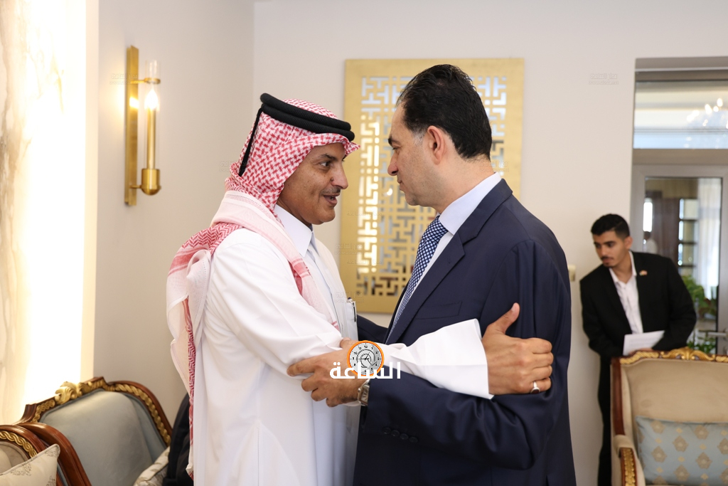 Madar Al-Saa Images 0.38430501354384516