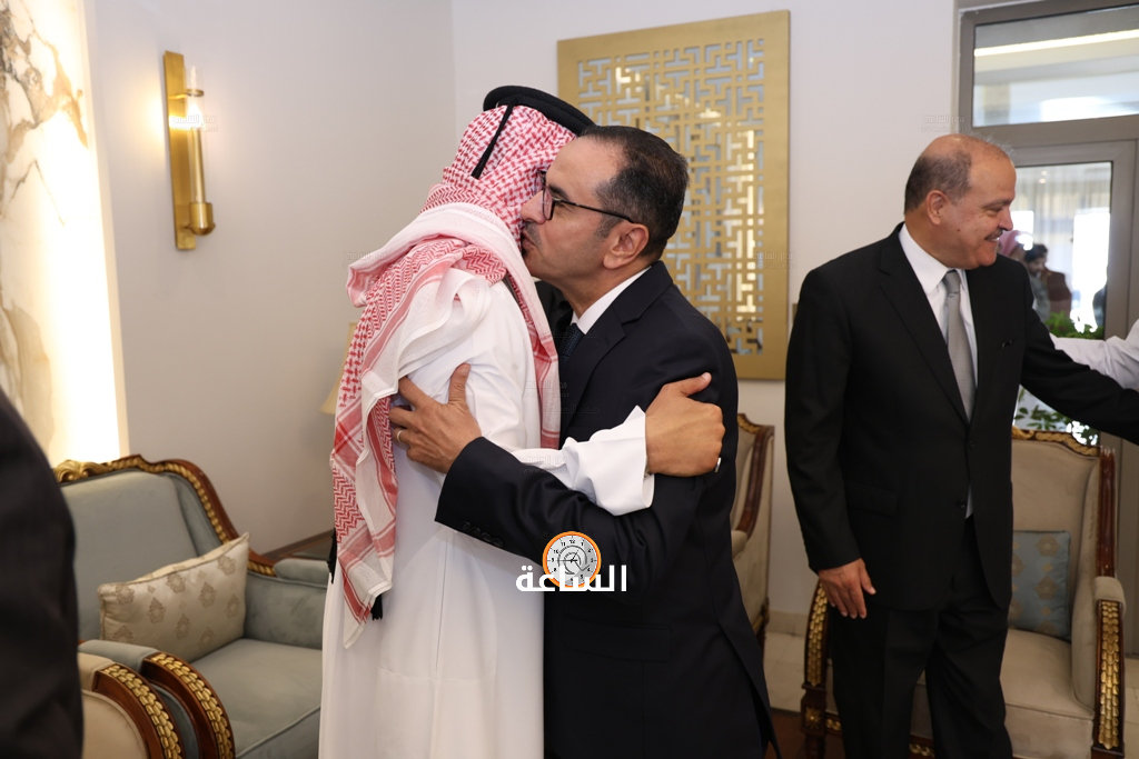 Madar Al-Saa Images 0.7590224620252265