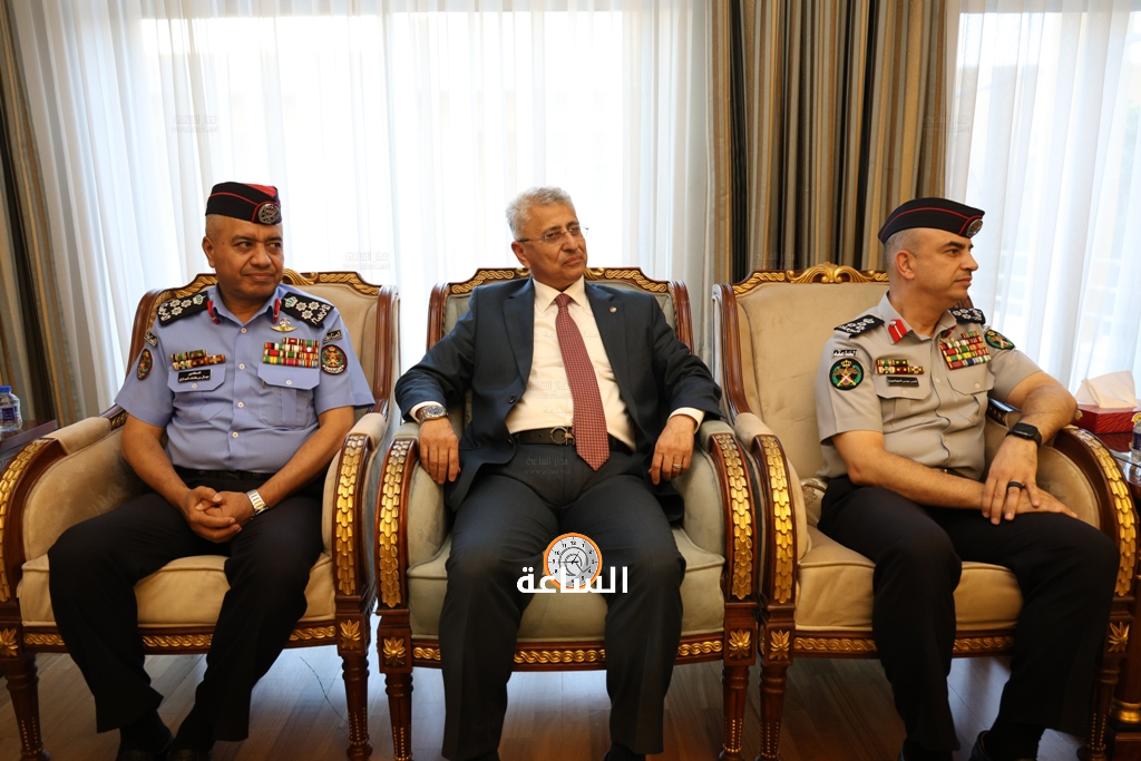 Madar Al-Saa Images 0.6174868406320759