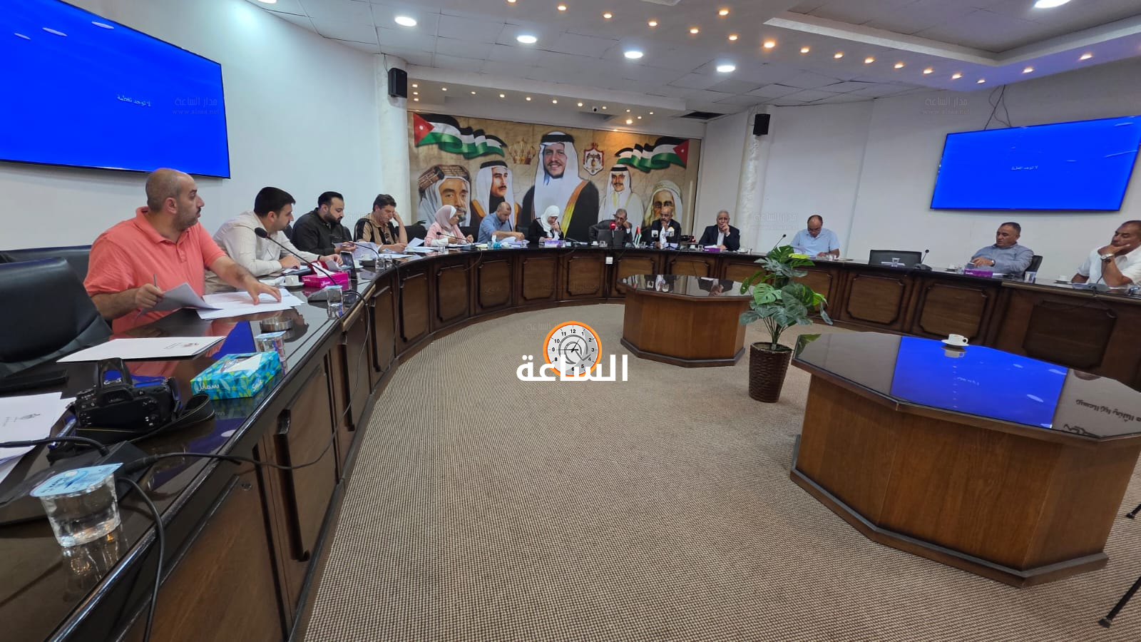 Madar Al-Saa Images 0.8218810538189455
