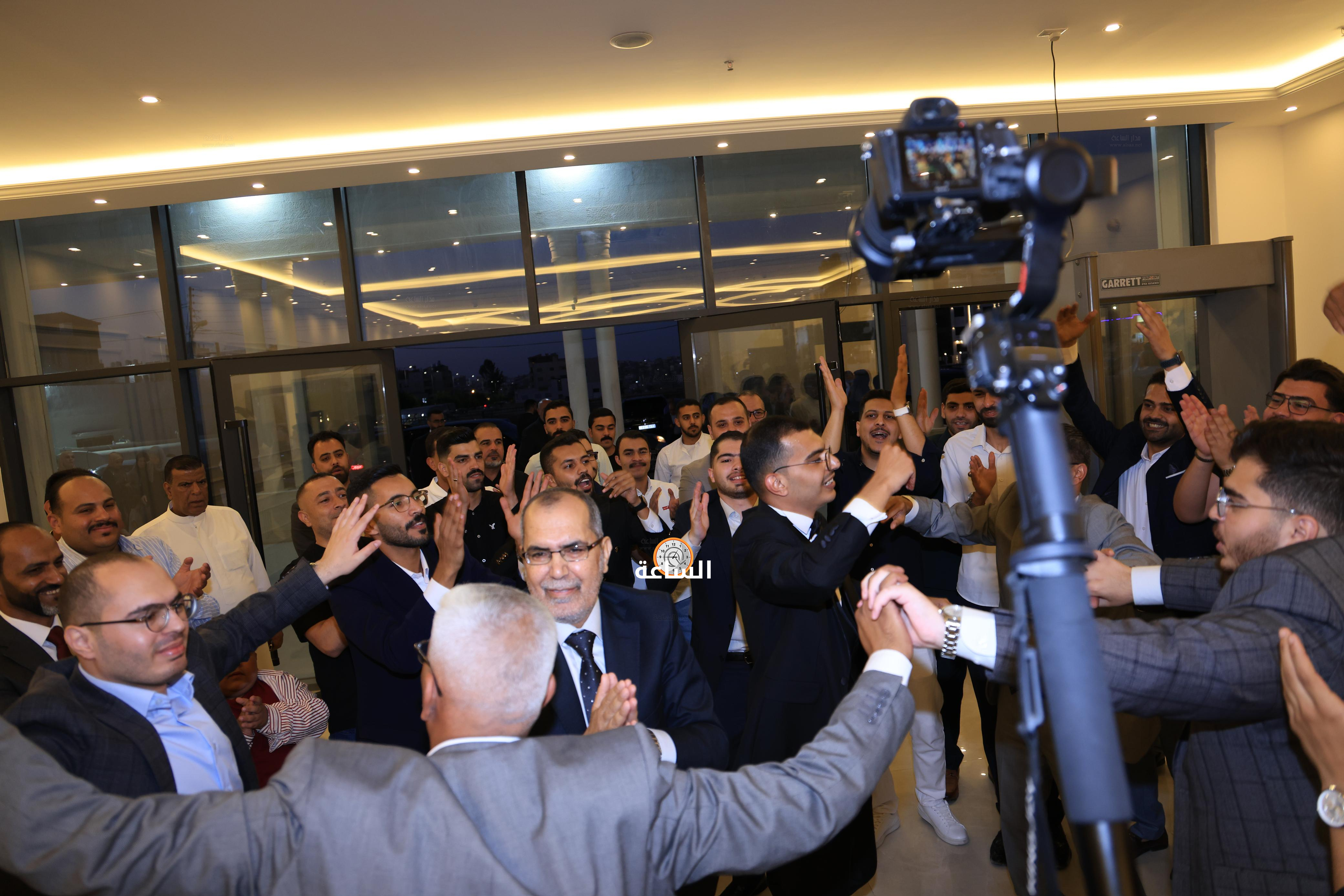 Madar Al-Saa Images 0.6557052106433829