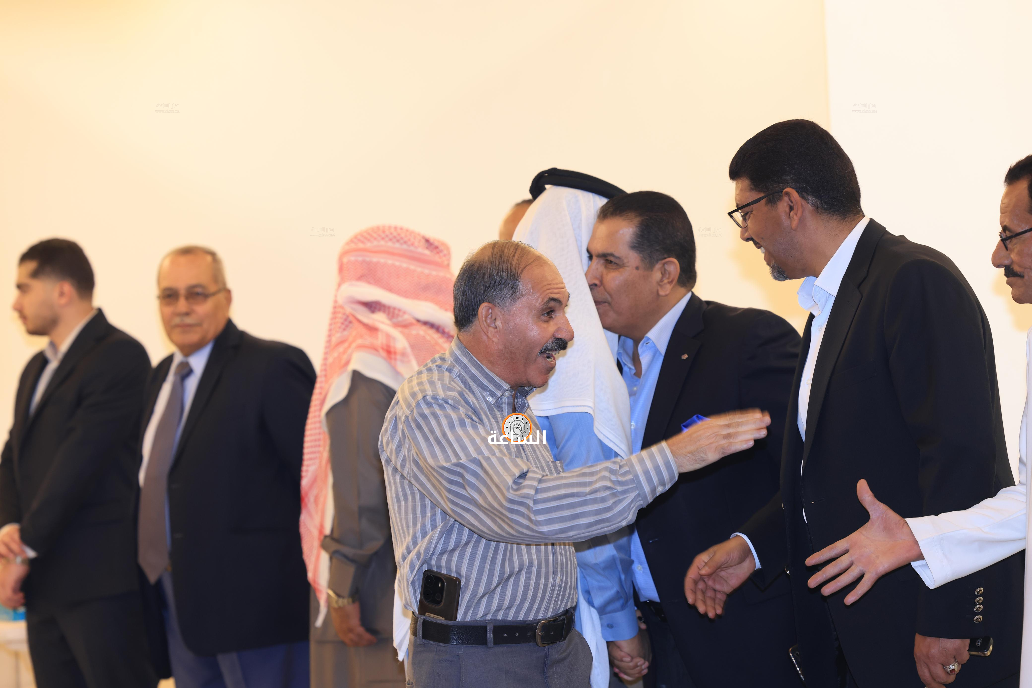 Madar Al-Saa Images 0.9357358448222834
