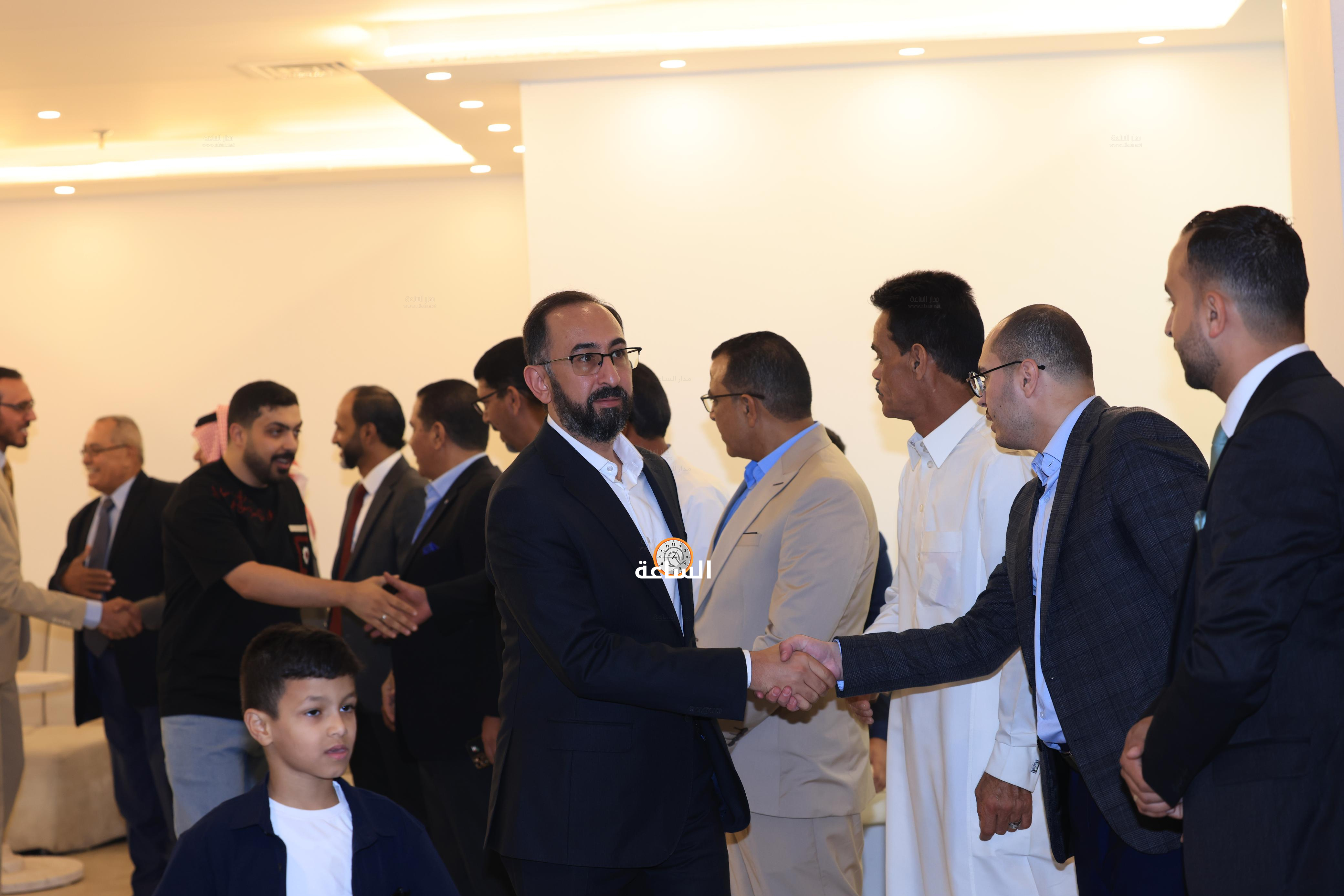 Madar Al-Saa Images 0.6096021339043459