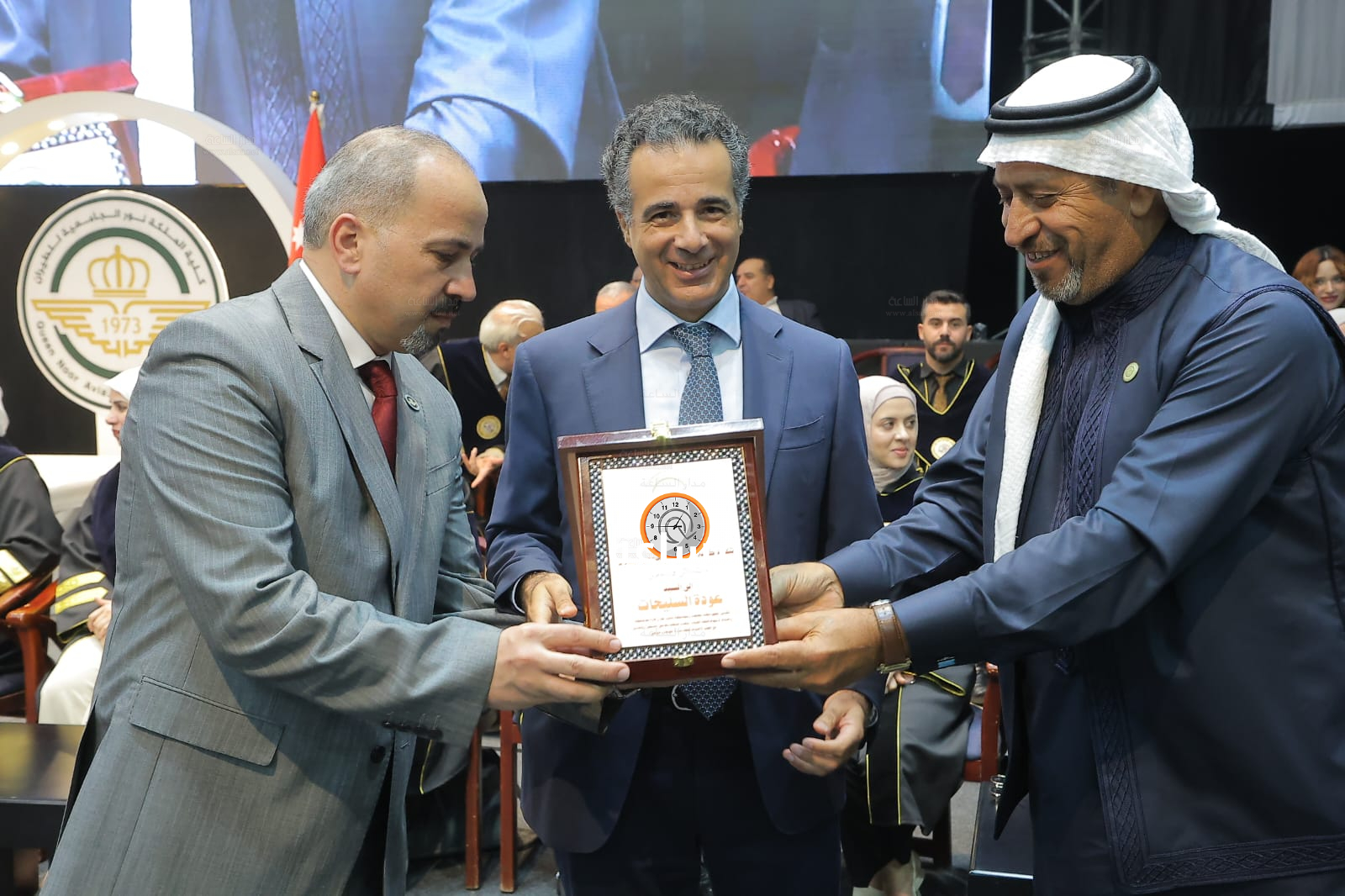 Madar Al-Saa Images 0.633656243984543