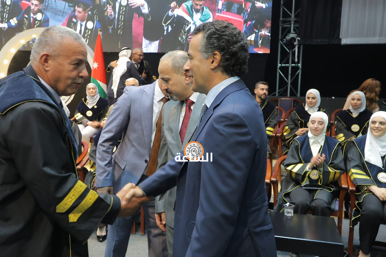 Madar Al-Saa Images 0.8908554987126682