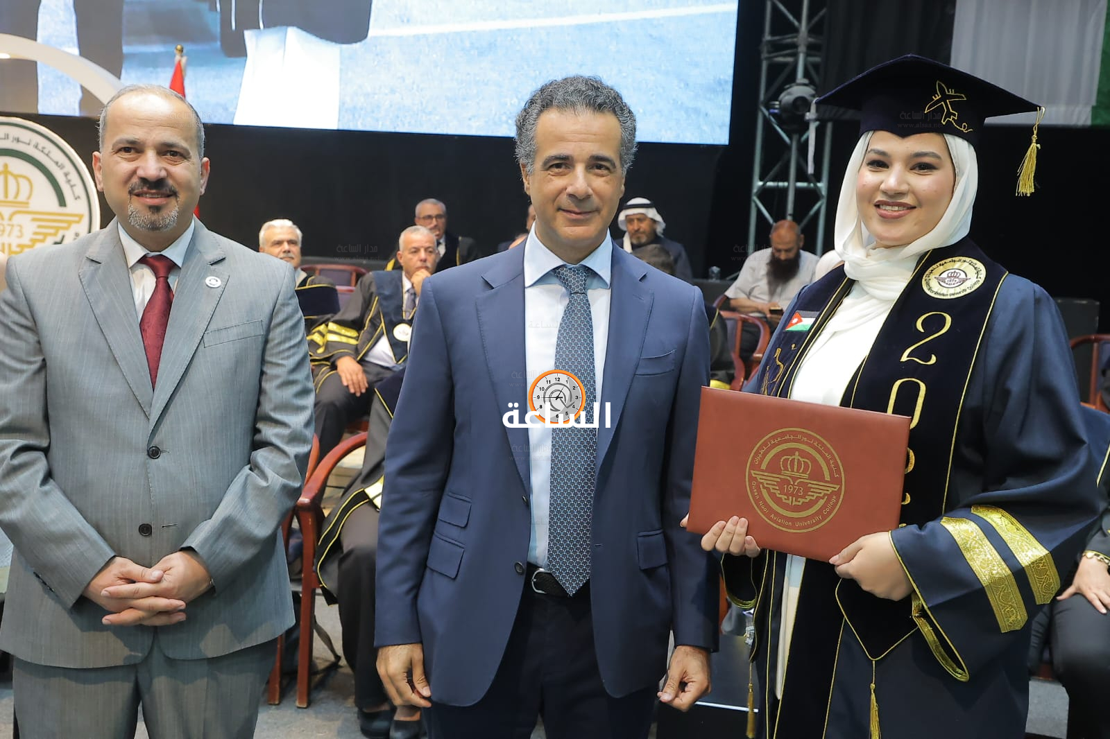 Madar Al-Saa Images 0.7468290383476782
