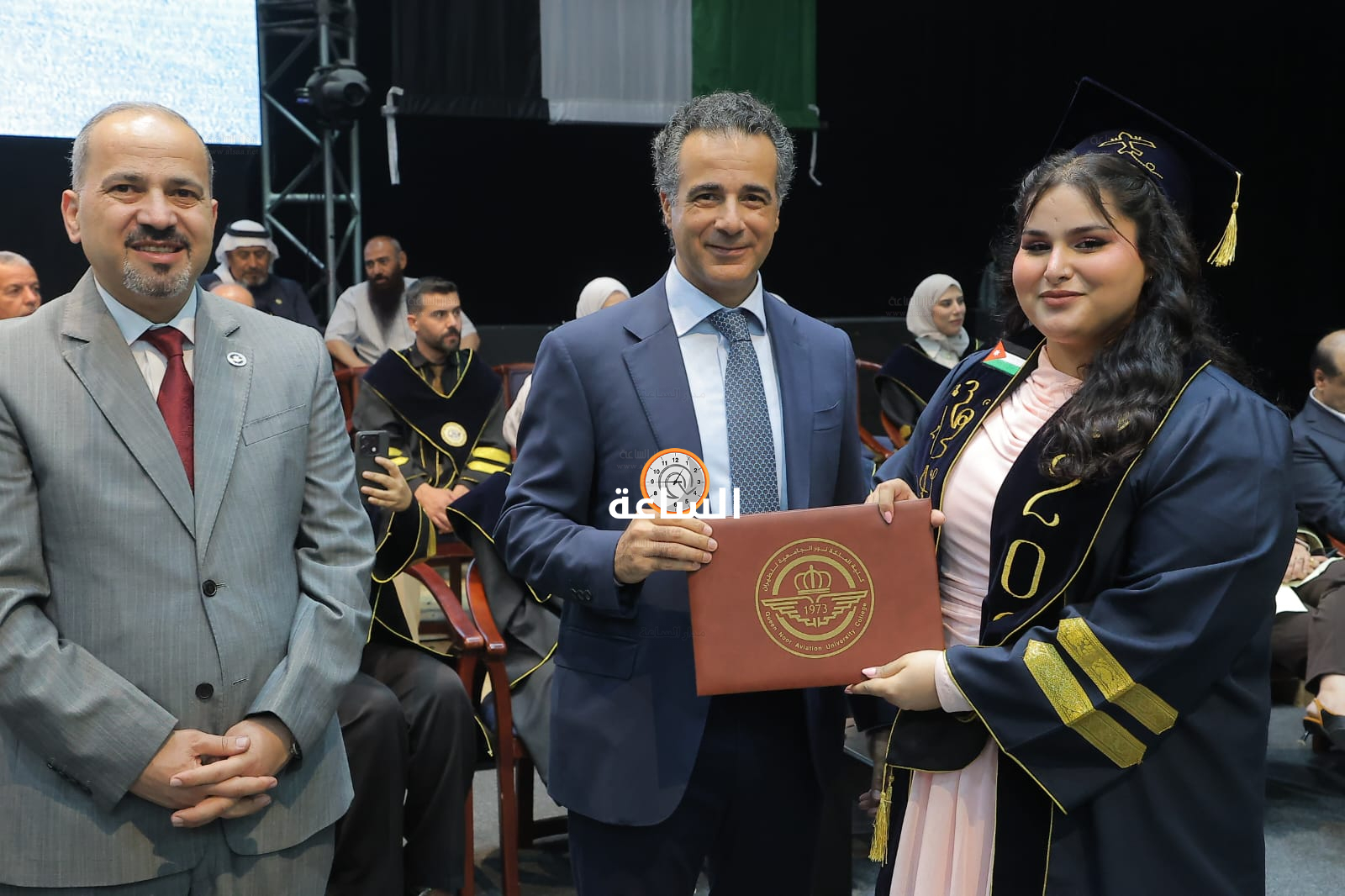 Madar Al-Saa Images 0.04879957921806122