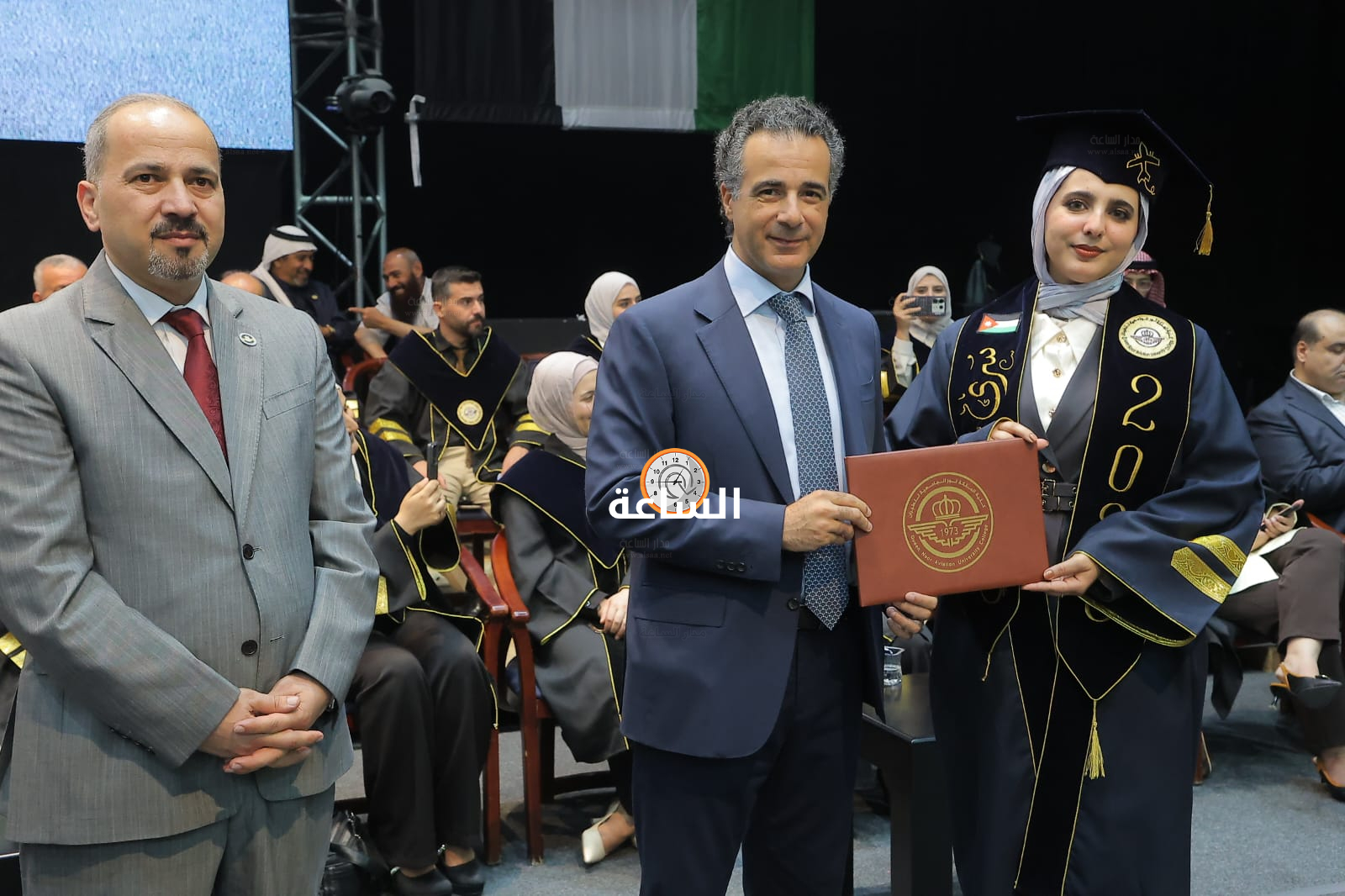 Madar Al-Saa Images 0.37628690193656844