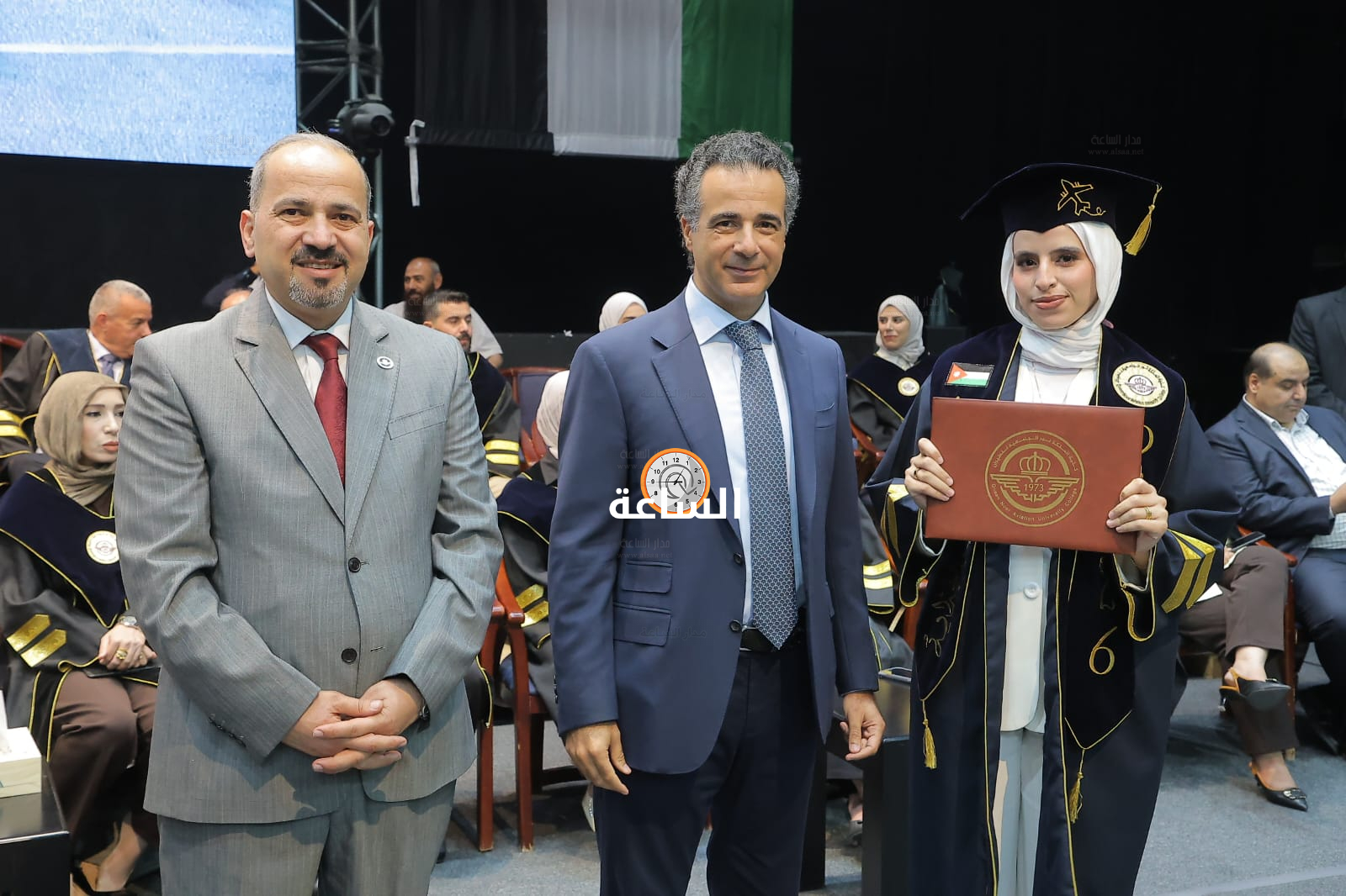 Madar Al-Saa Images 0.6363656239044216
