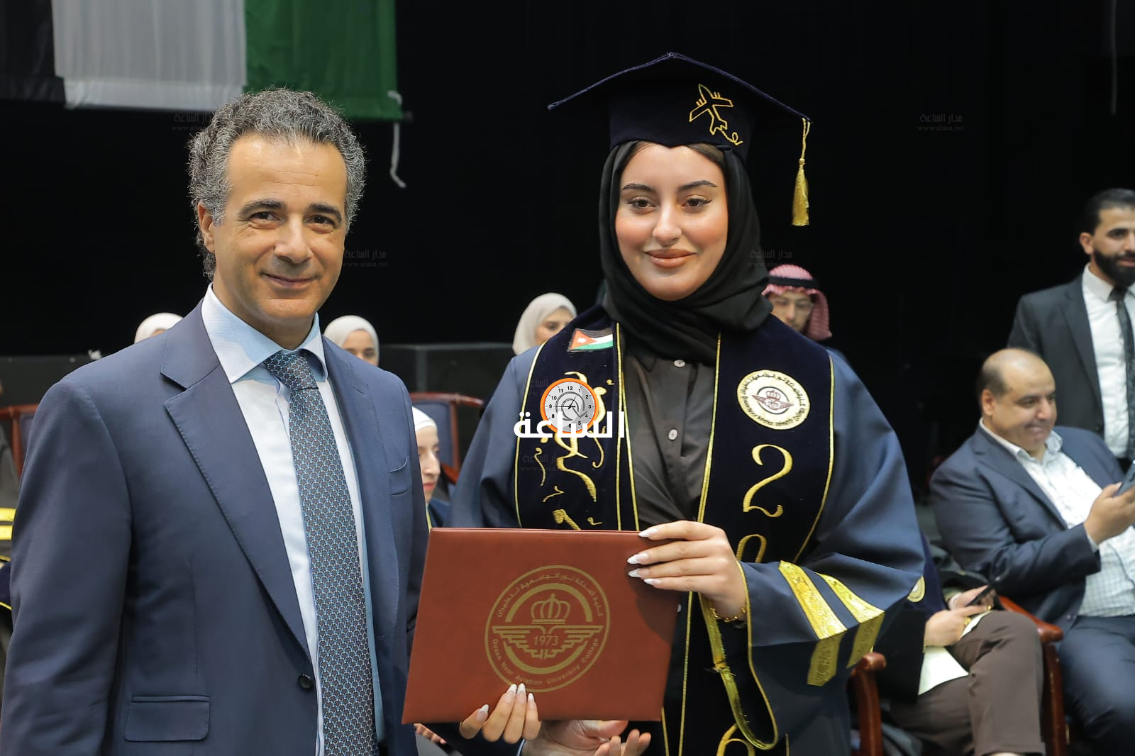 Madar Al-Saa Images 0.6454000216744354