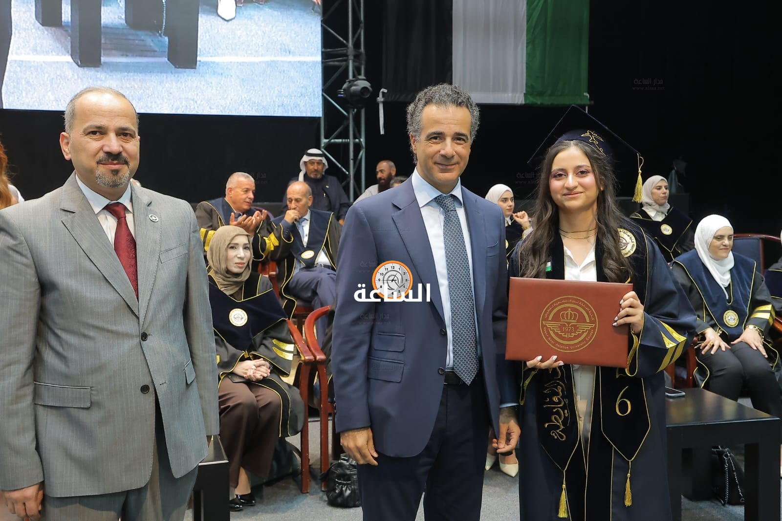 Madar Al-Saa Images 0.46877039618686134