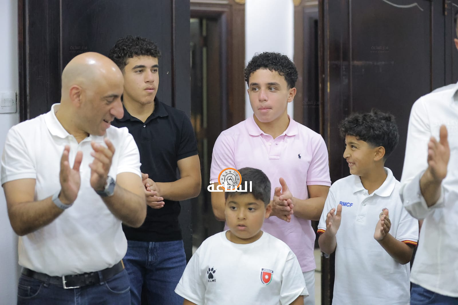 Madar Al-Saa Images 0.16529296105714142