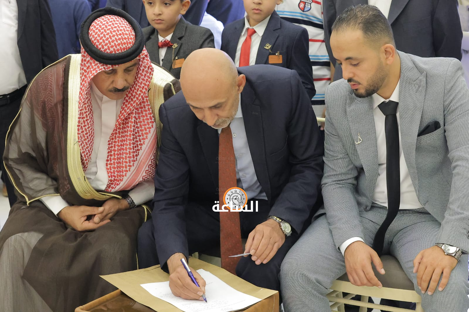 Madar Al-Saa Images 0.1902390415210804