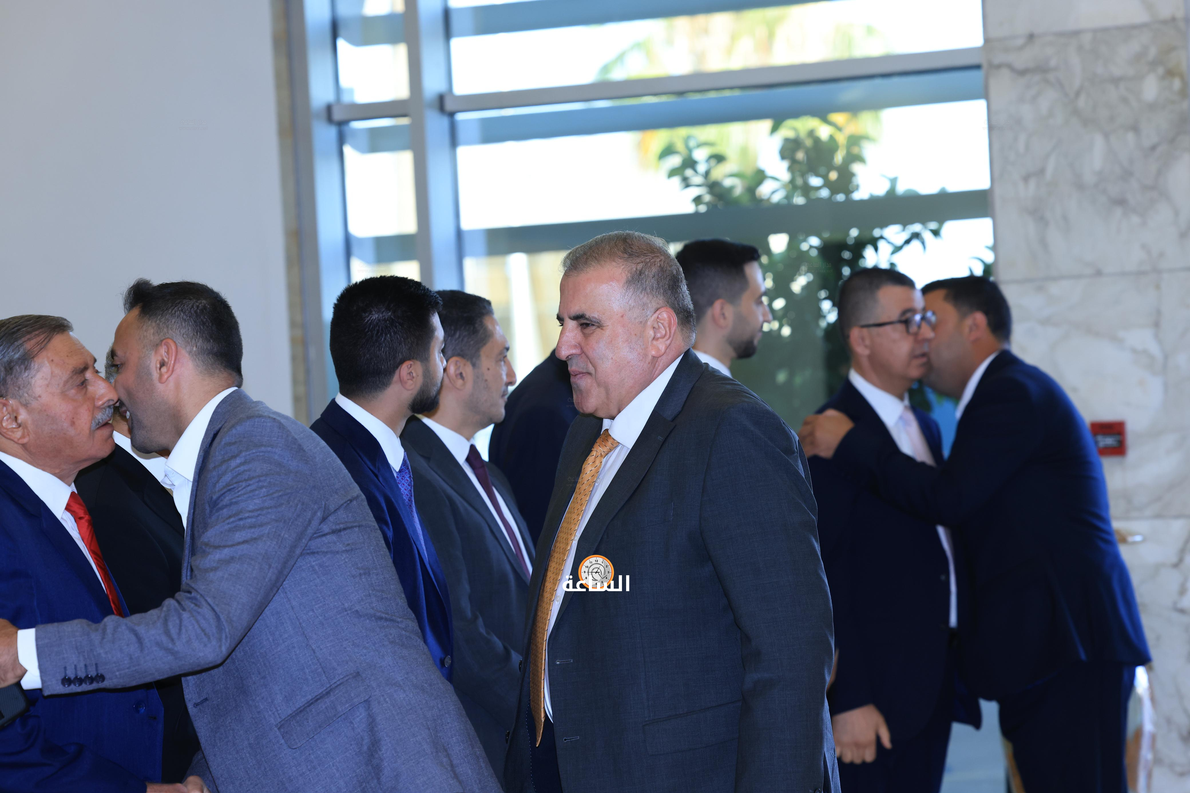 Madar Al-Saa Images 0.3374690756992199