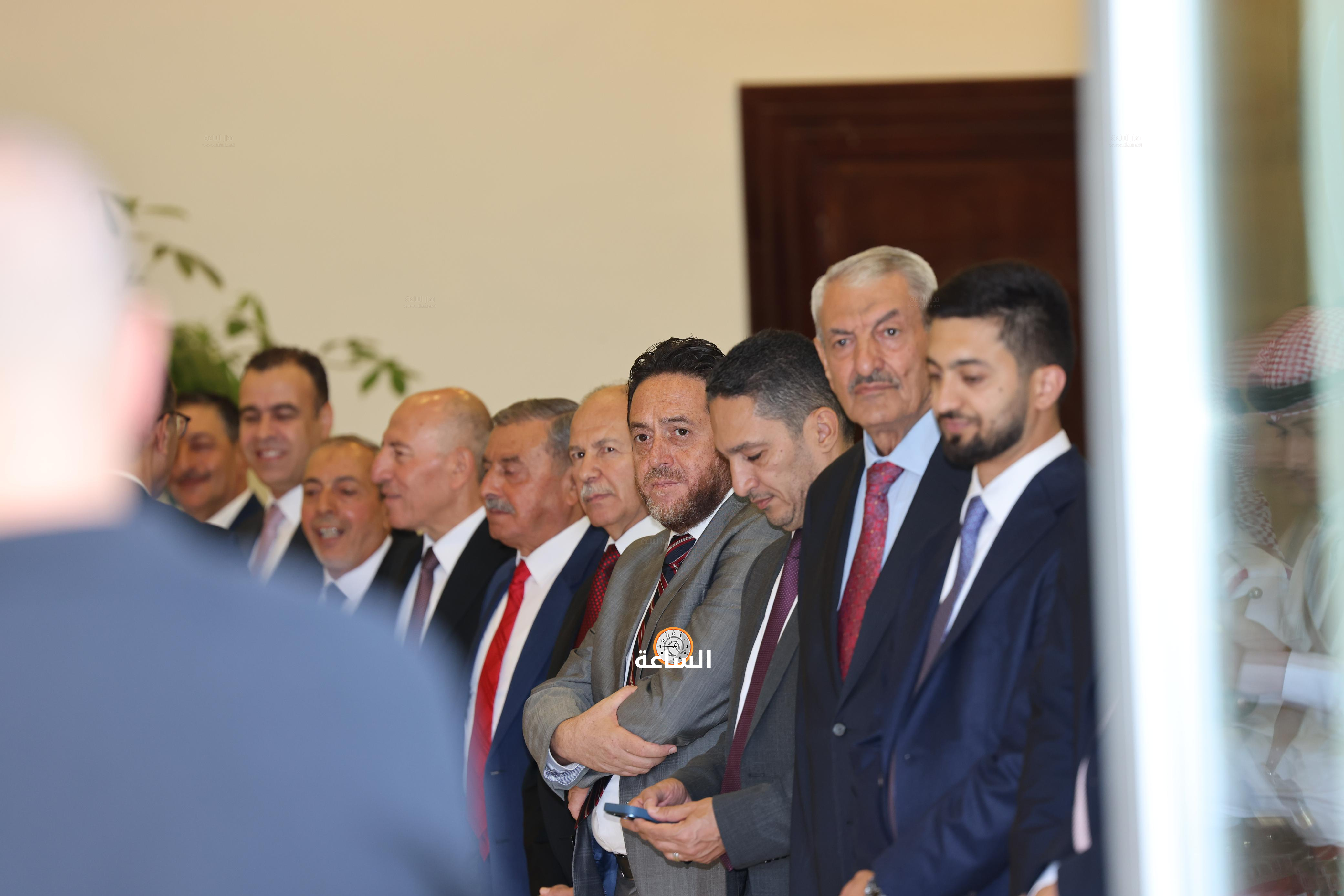 Madar Al-Saa Images 0.5654185825031889