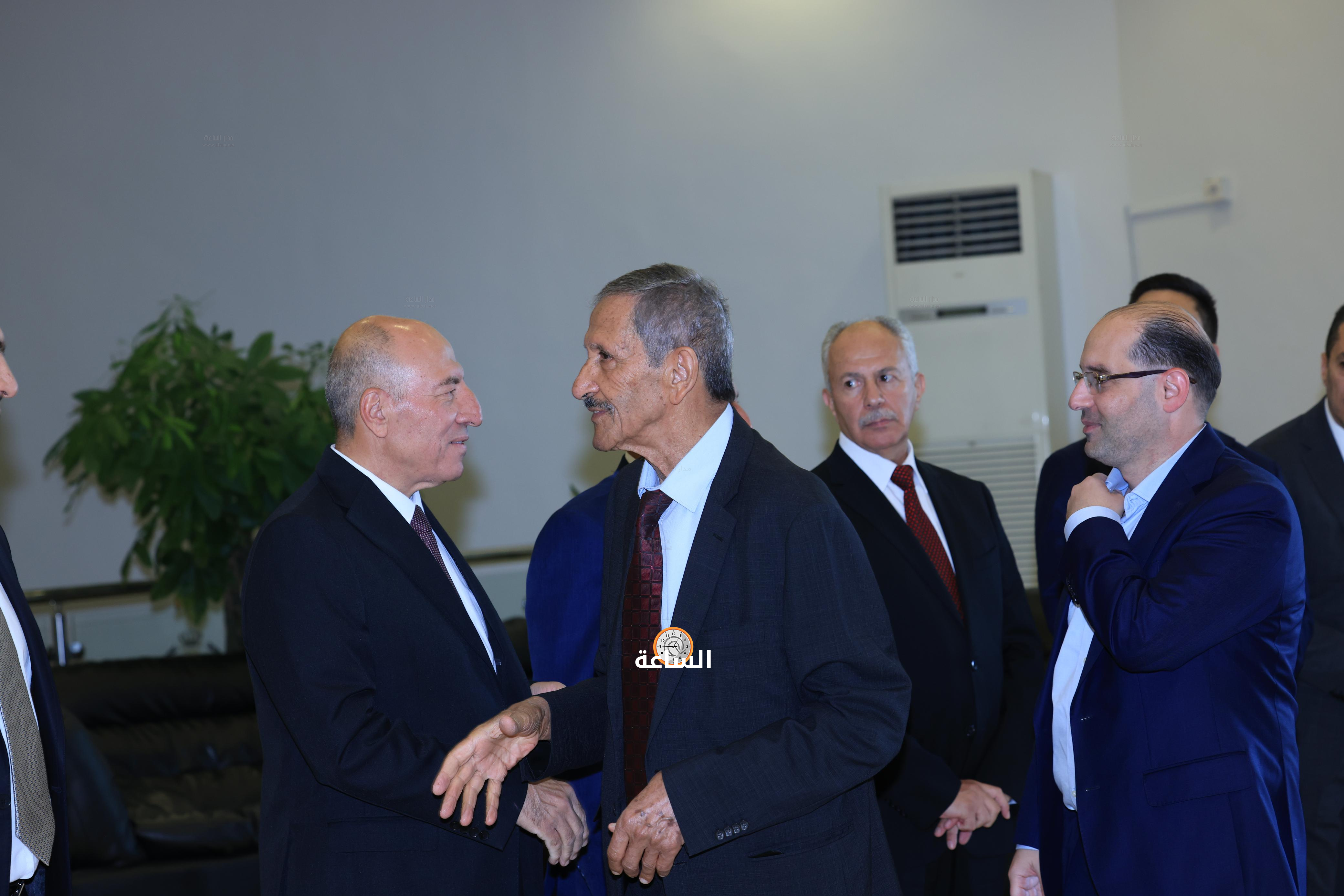 Madar Al-Saa Images 0.49756565328813274