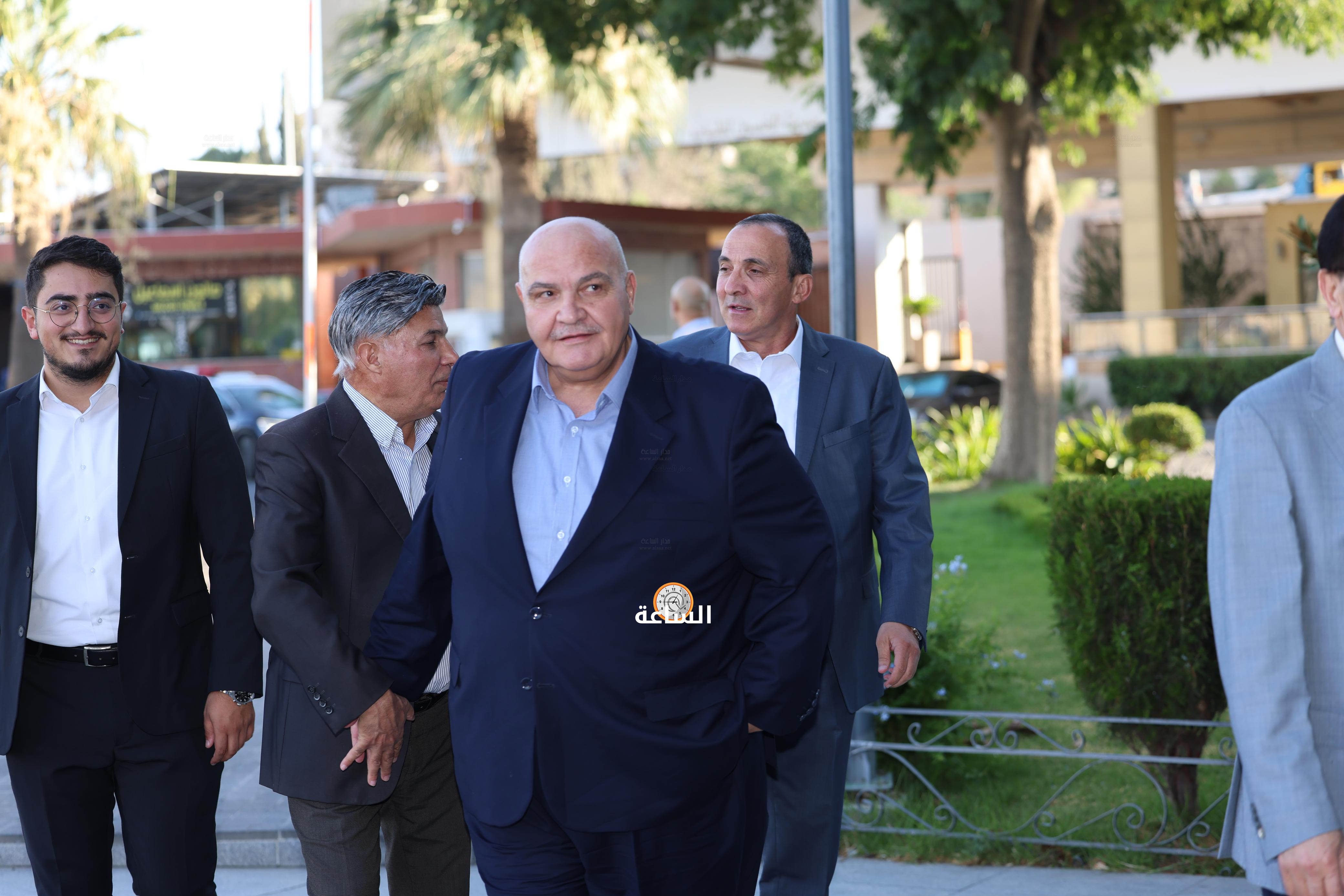Madar Al-Saa Images 0.5659641875404146