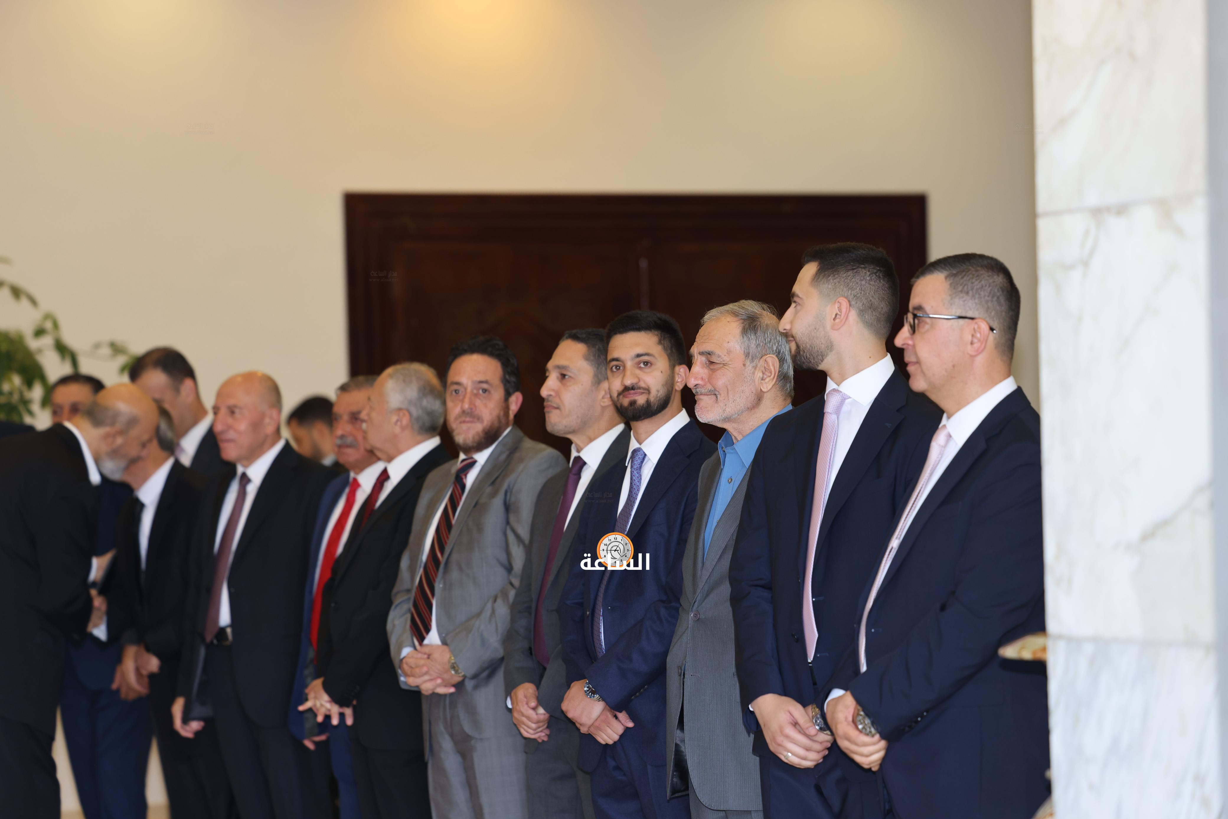 Madar Al-Saa Images 0.7852455504536359