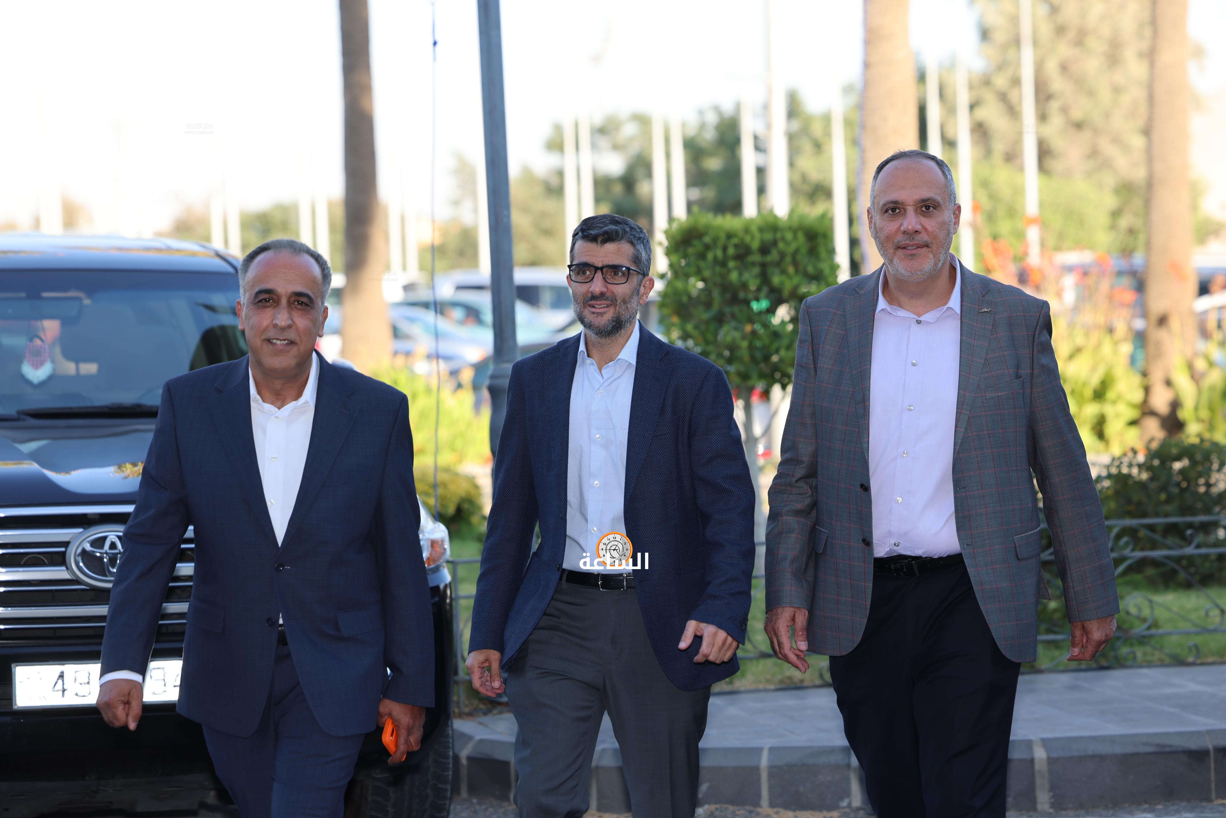 Madar Al-Saa Images 0.43021316571926127