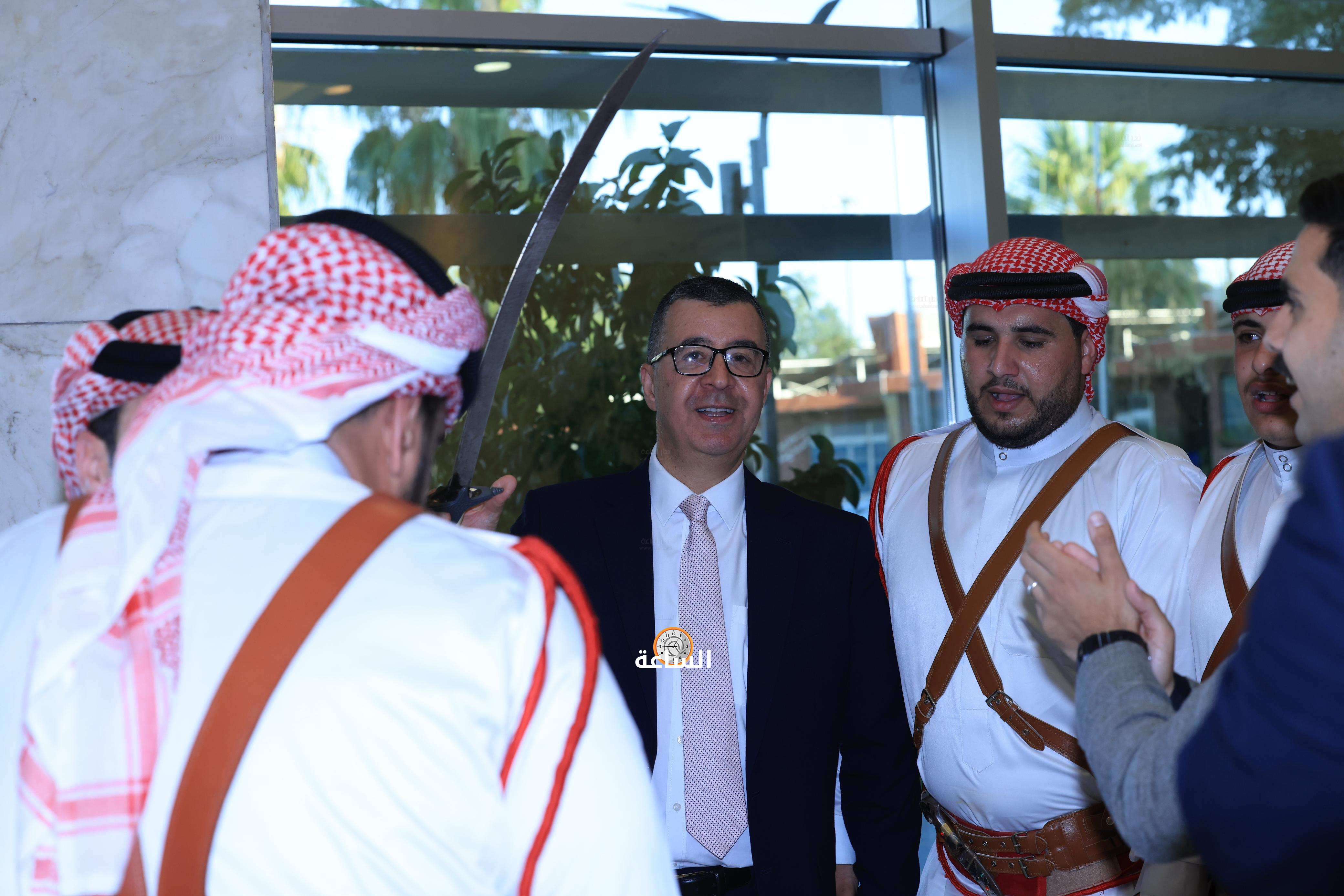 Madar Al-Saa Images 0.8586064439348314