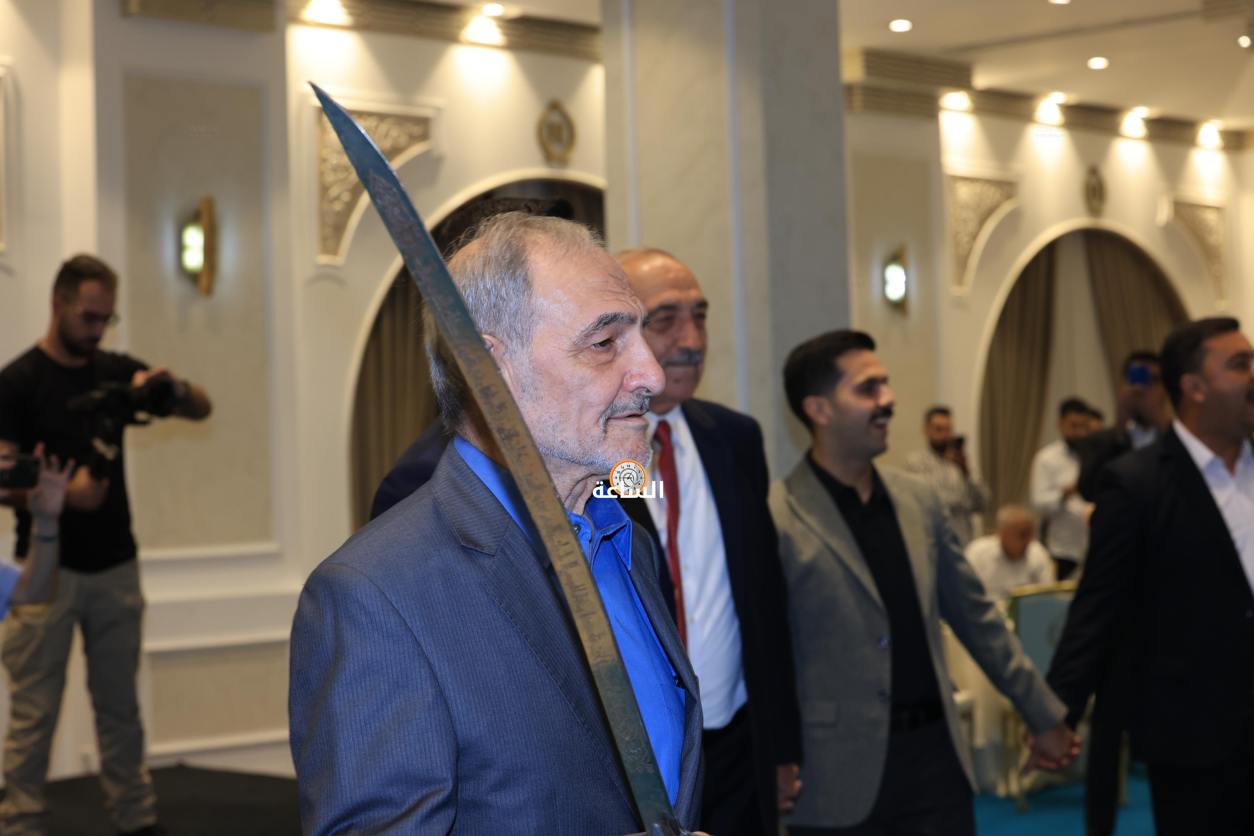Madar Al-Saa Images 0.36787125455160874