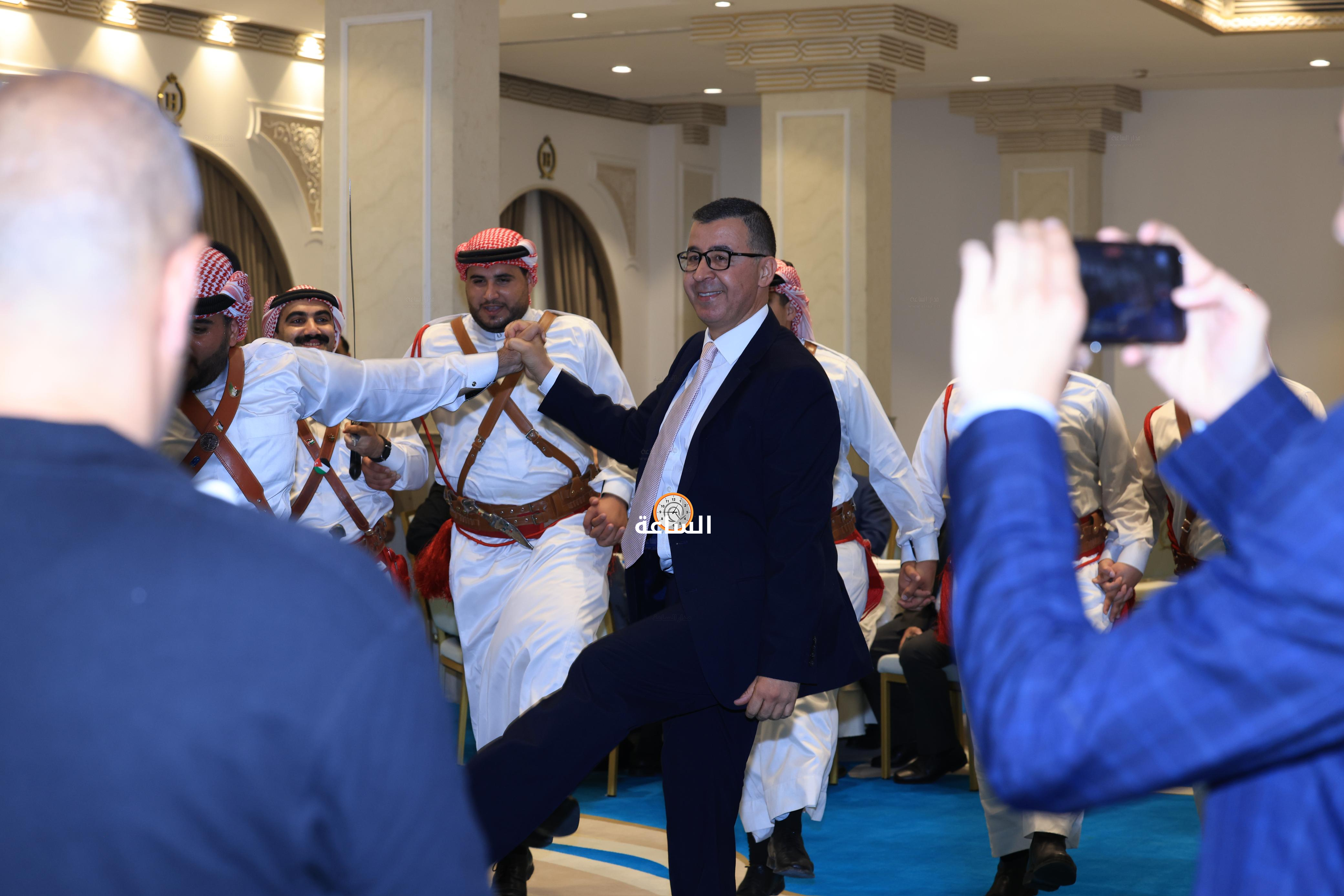 Madar Al-Saa Images 0.3779670330974396