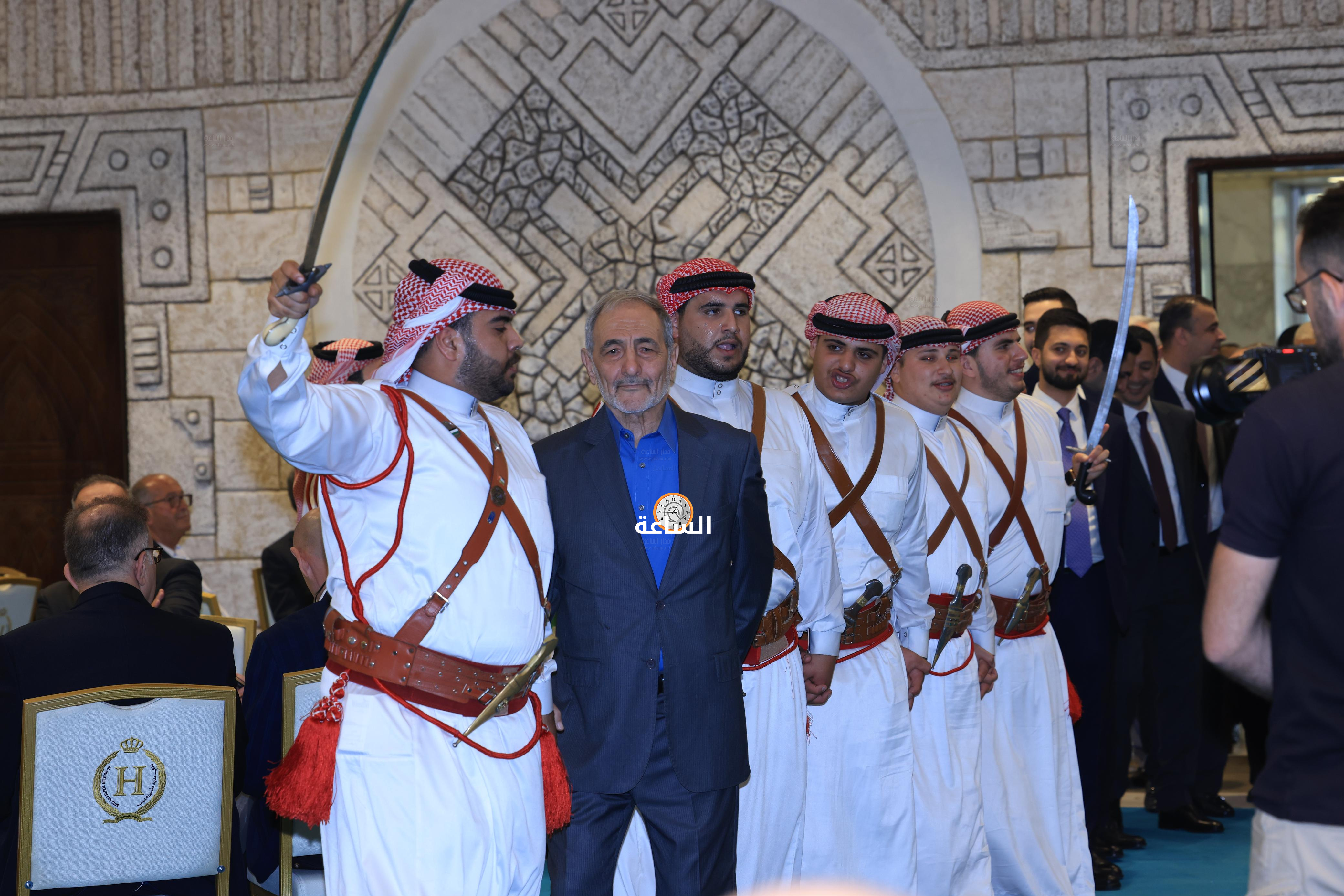 Madar Al-Saa Images 0.03374117561183587