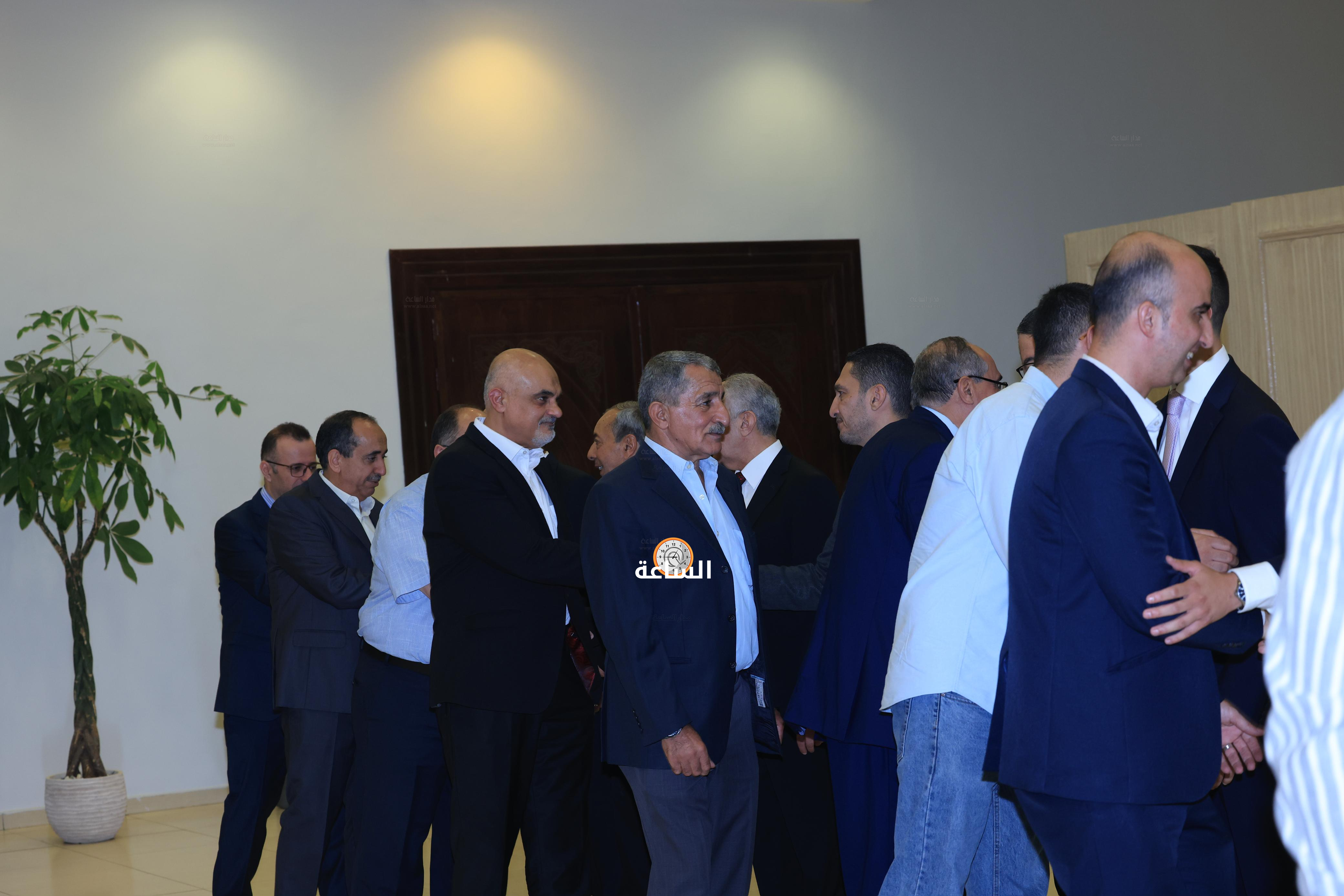 Madar Al-Saa Images 0.773898127390075