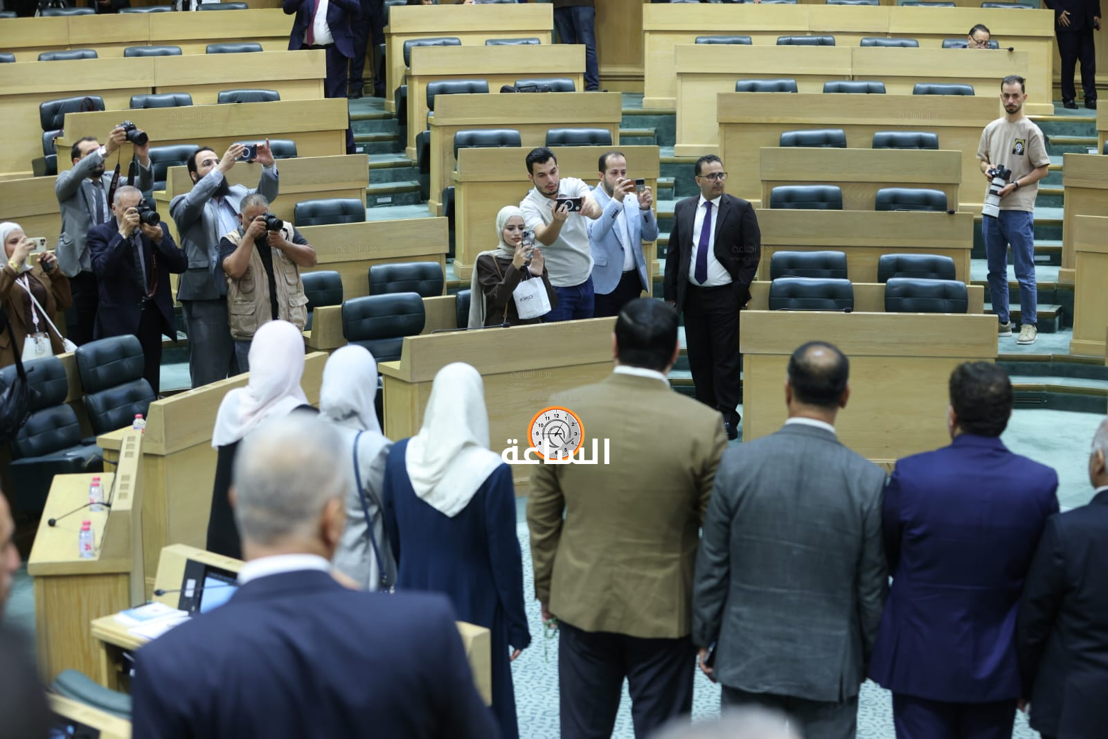 Madar Al-Saa Images 0.5746544038968414