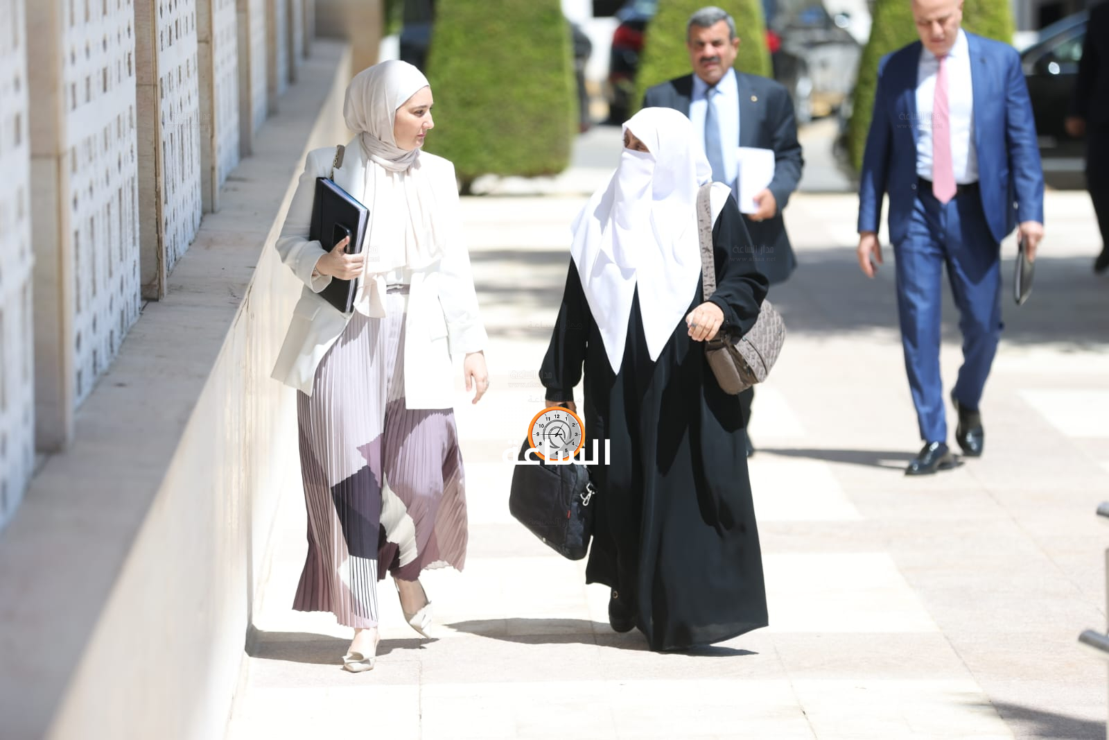 Madar Al-Saa Images 0.7686956449443418