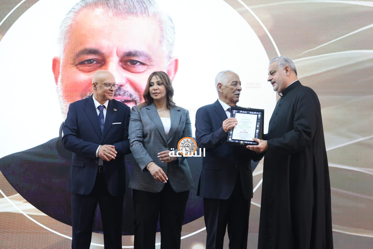 Madar Al-Saa Images 0.9054446552845594