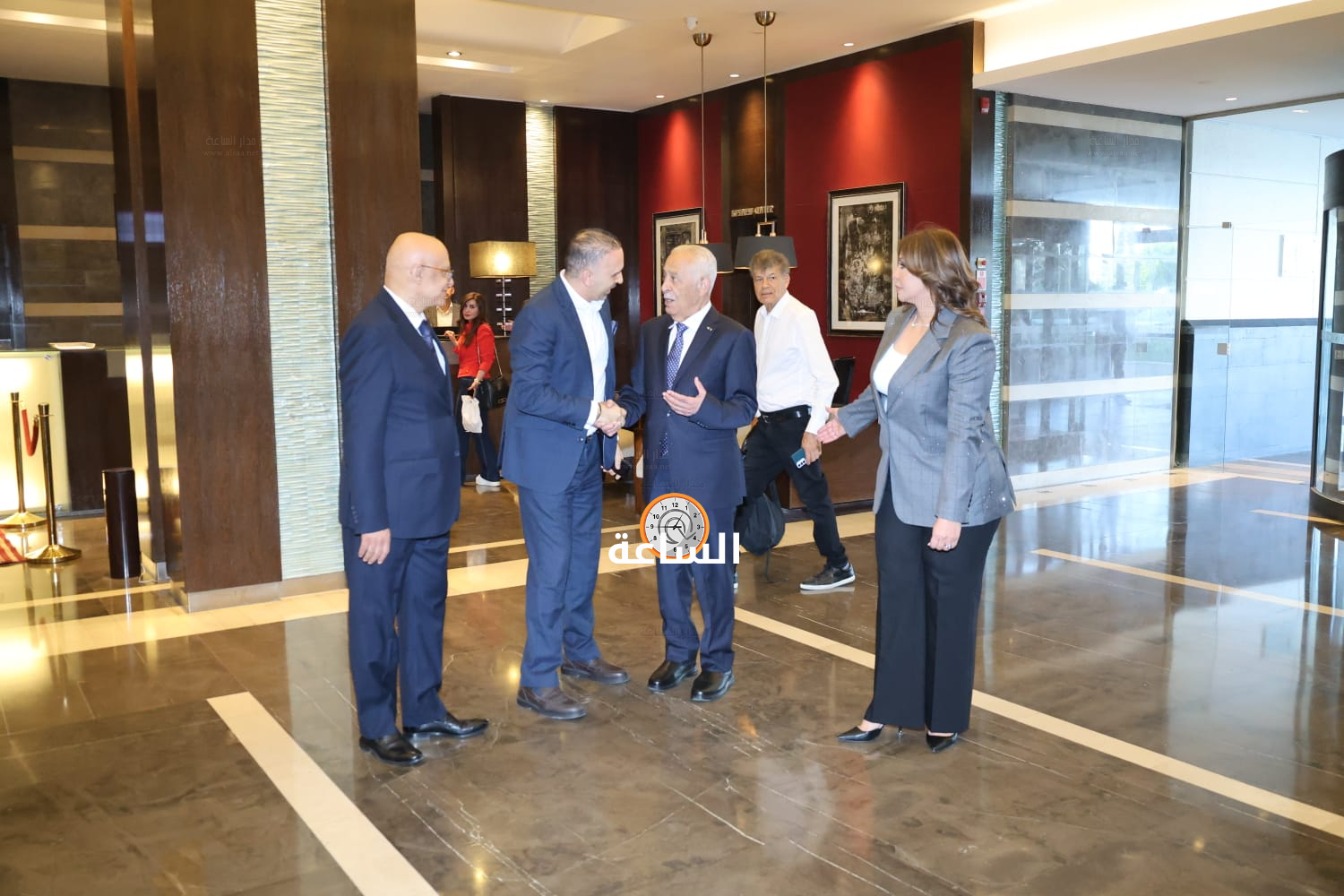 Madar Al-Saa Images 0.7470159626776682