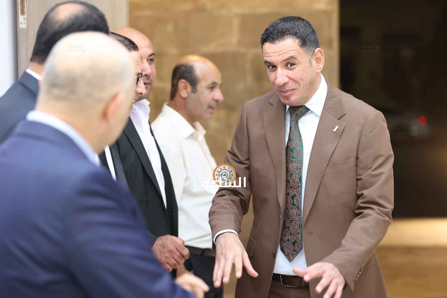Madar Al-Saa Images 0.1477597670659454