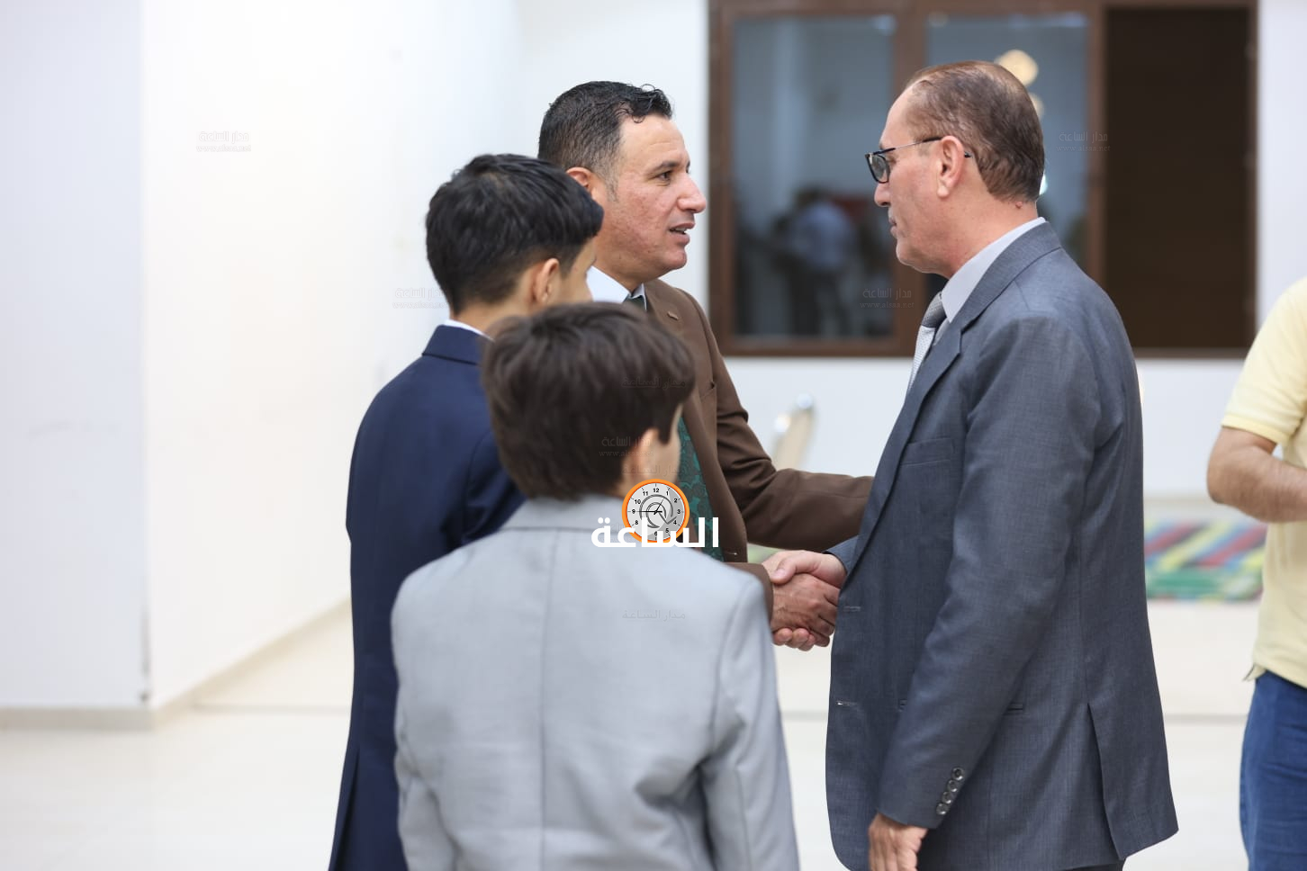 Madar Al-Saa Images 0.9729183055548861