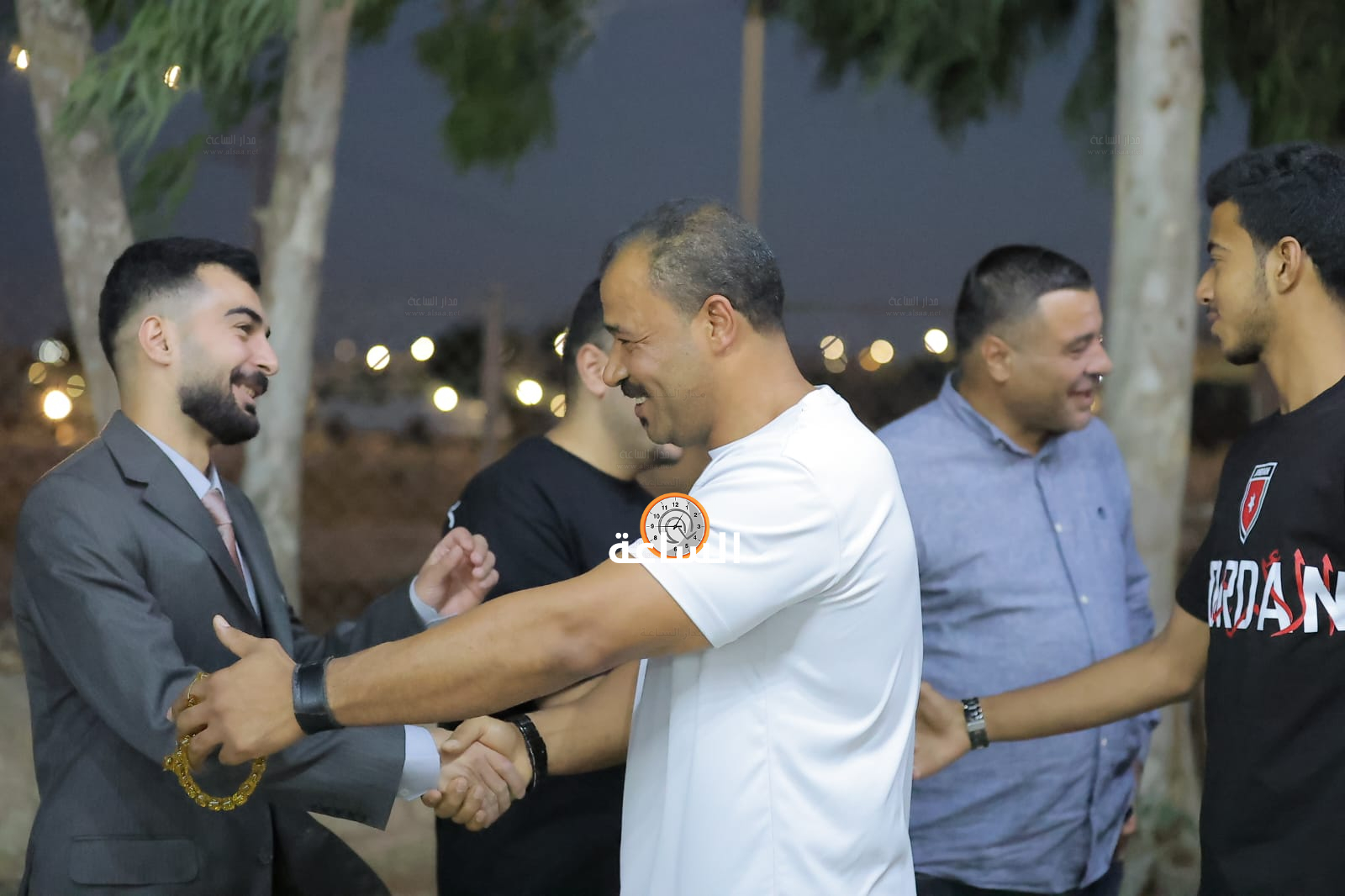 Madar Al-Saa Images 0.4694441534035
