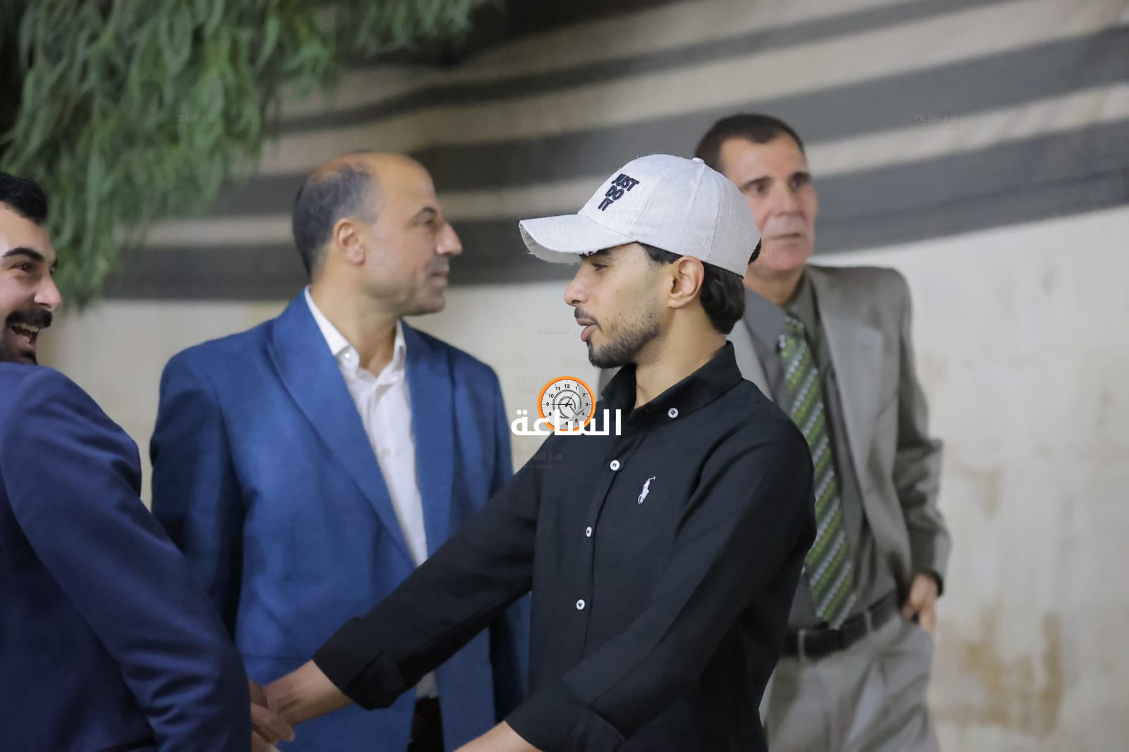 Madar Al-Saa Images 0.43632288121236795