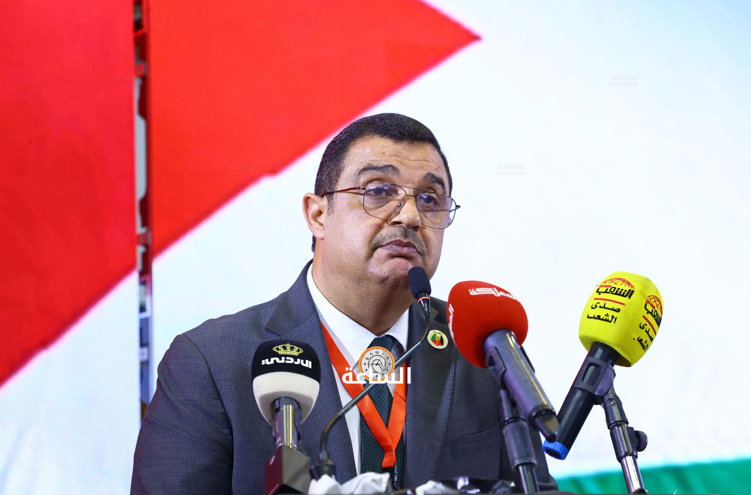 Madar Al-Saa Images 0.24014693079385674