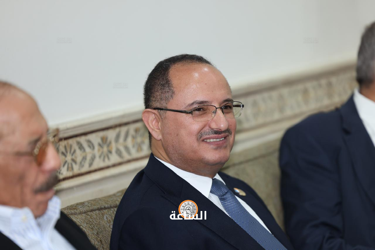 Madar Al-Saa Images 0.4347875122272553