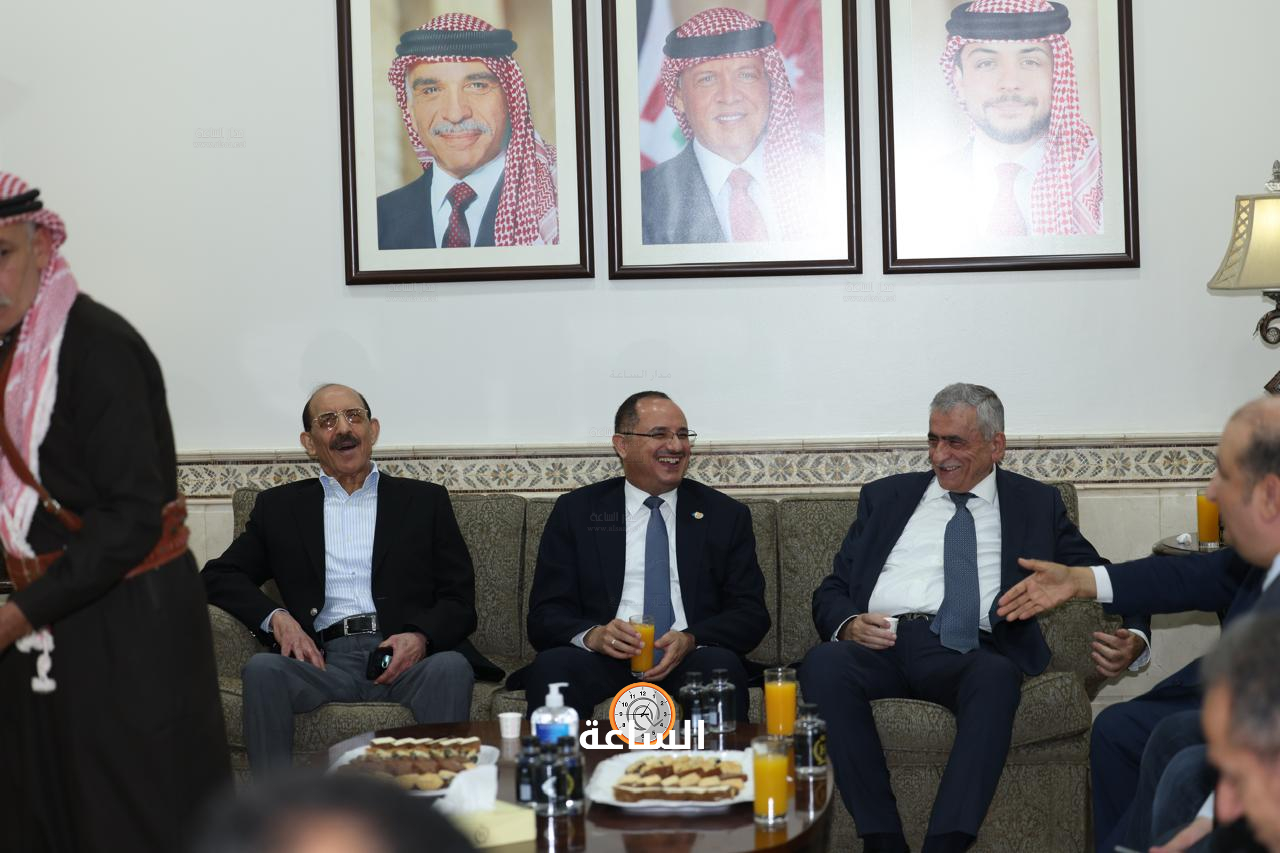 Madar Al-Saa Images 0.01874117313932766