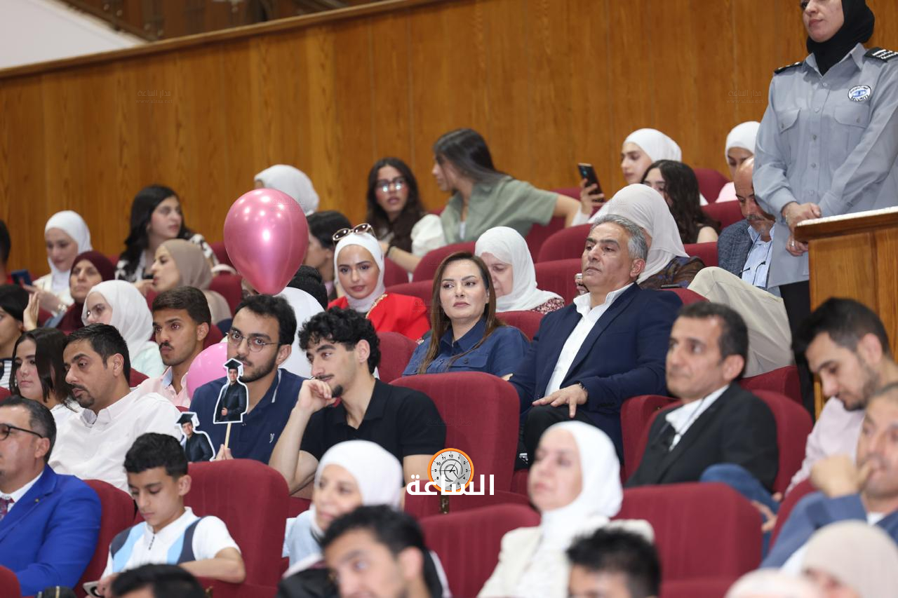 Madar Al-Saa Images 0.18004192458412405